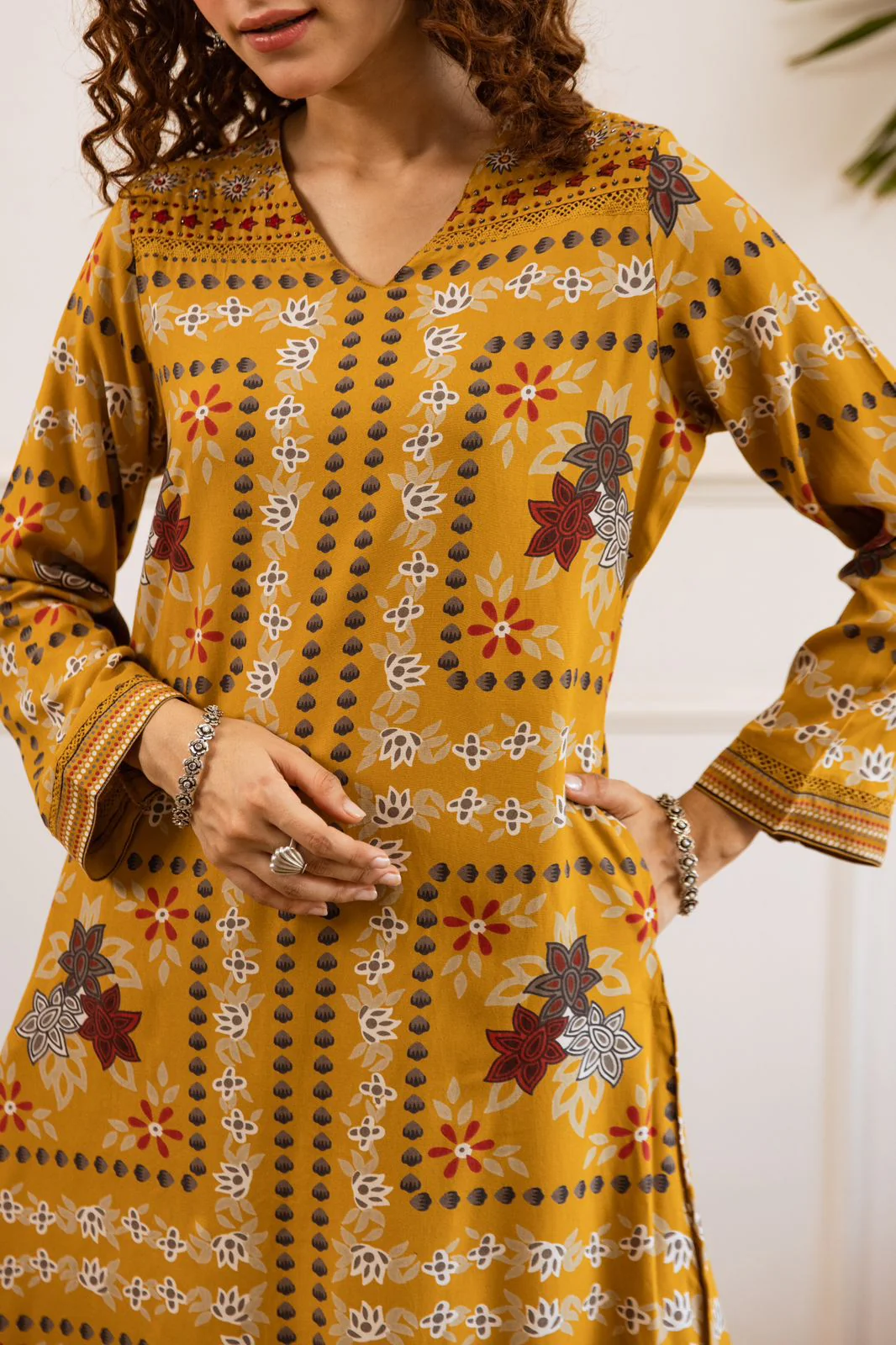 Aafreen Rayon HandEmbroidered Plazo Set - Image 2