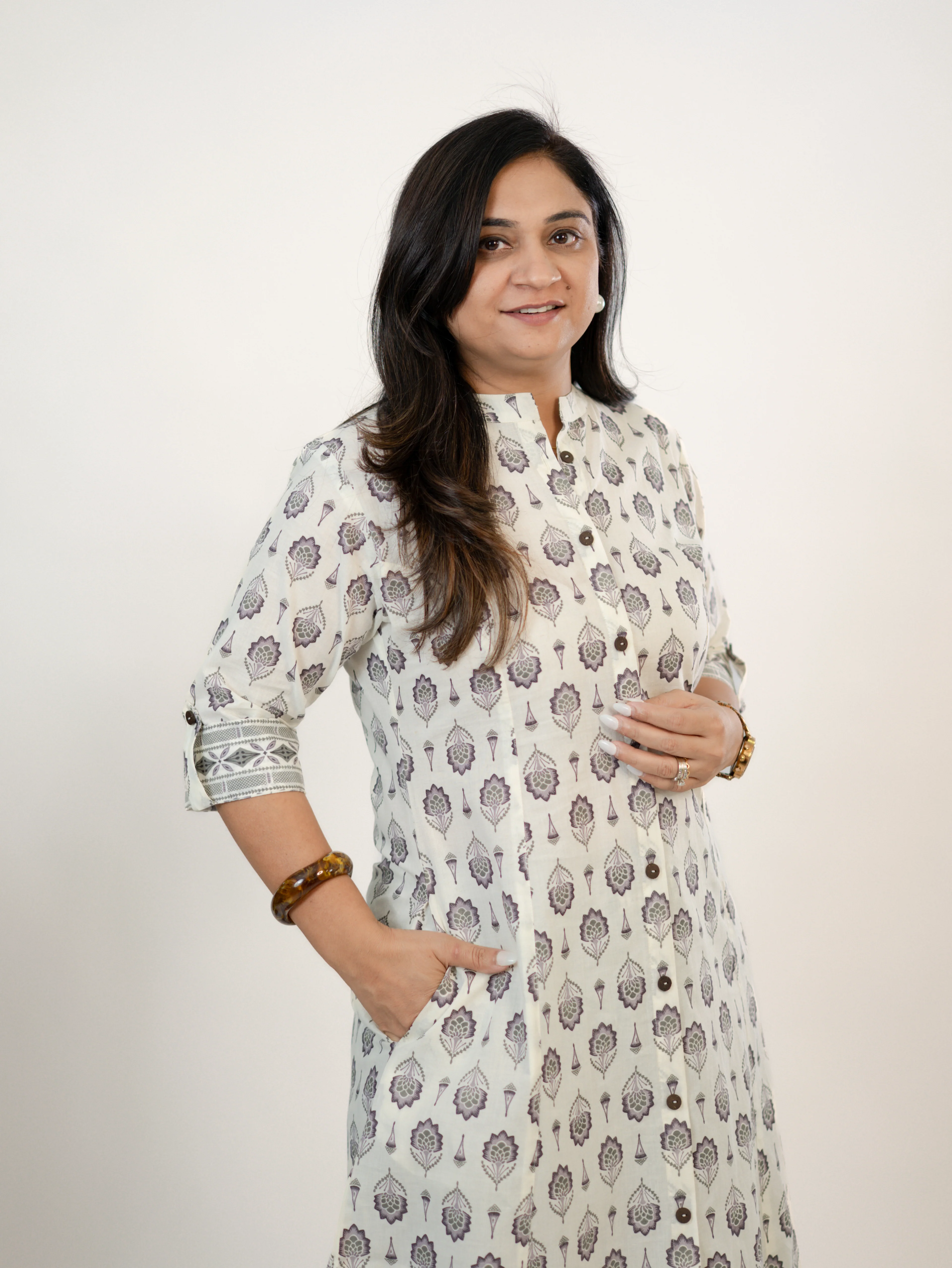 Mridula White Cotton Floral A-line Cotton Kurta Set - Image 9