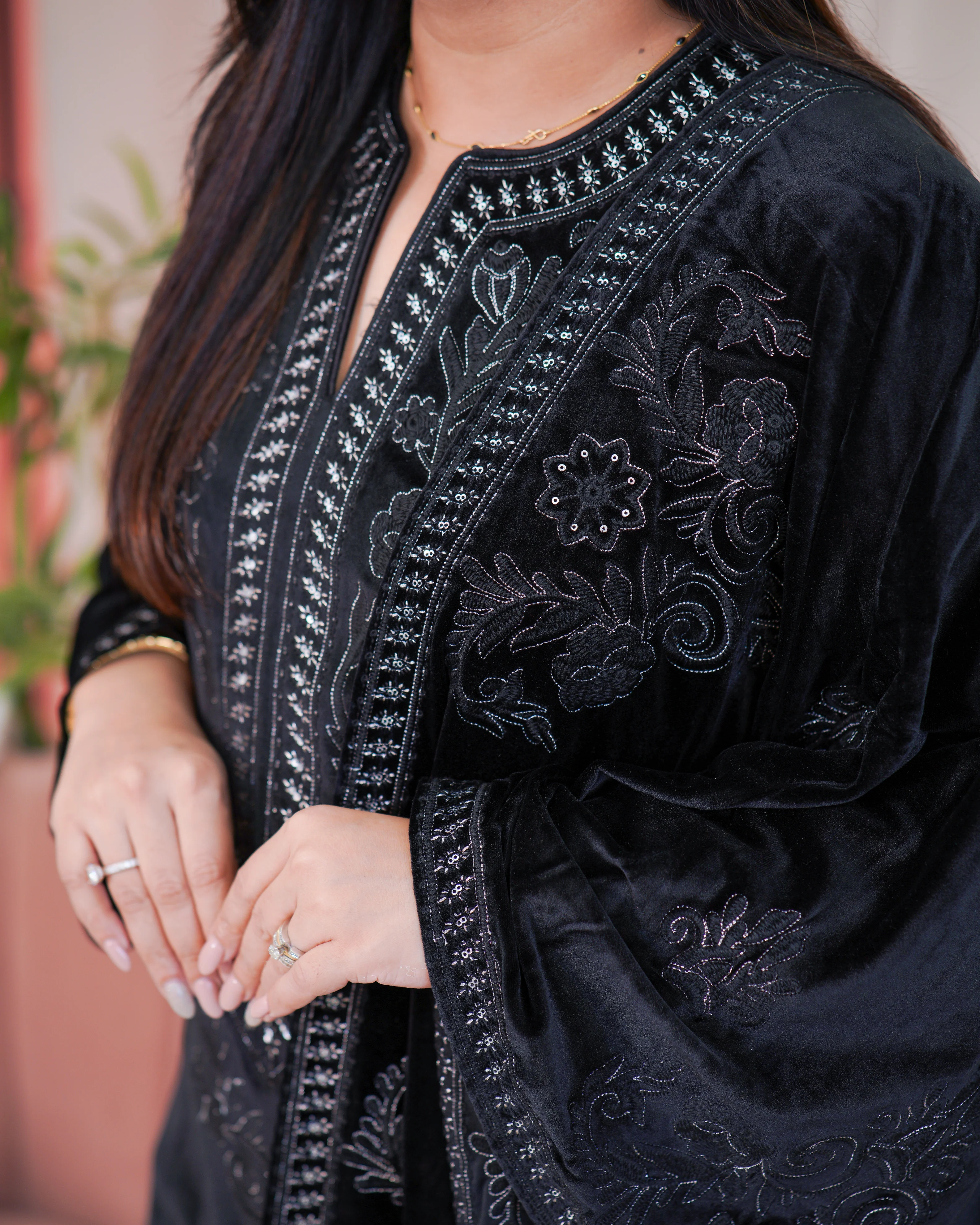 Ajooni Embroidered Premium Velvet Pant set - Image 7