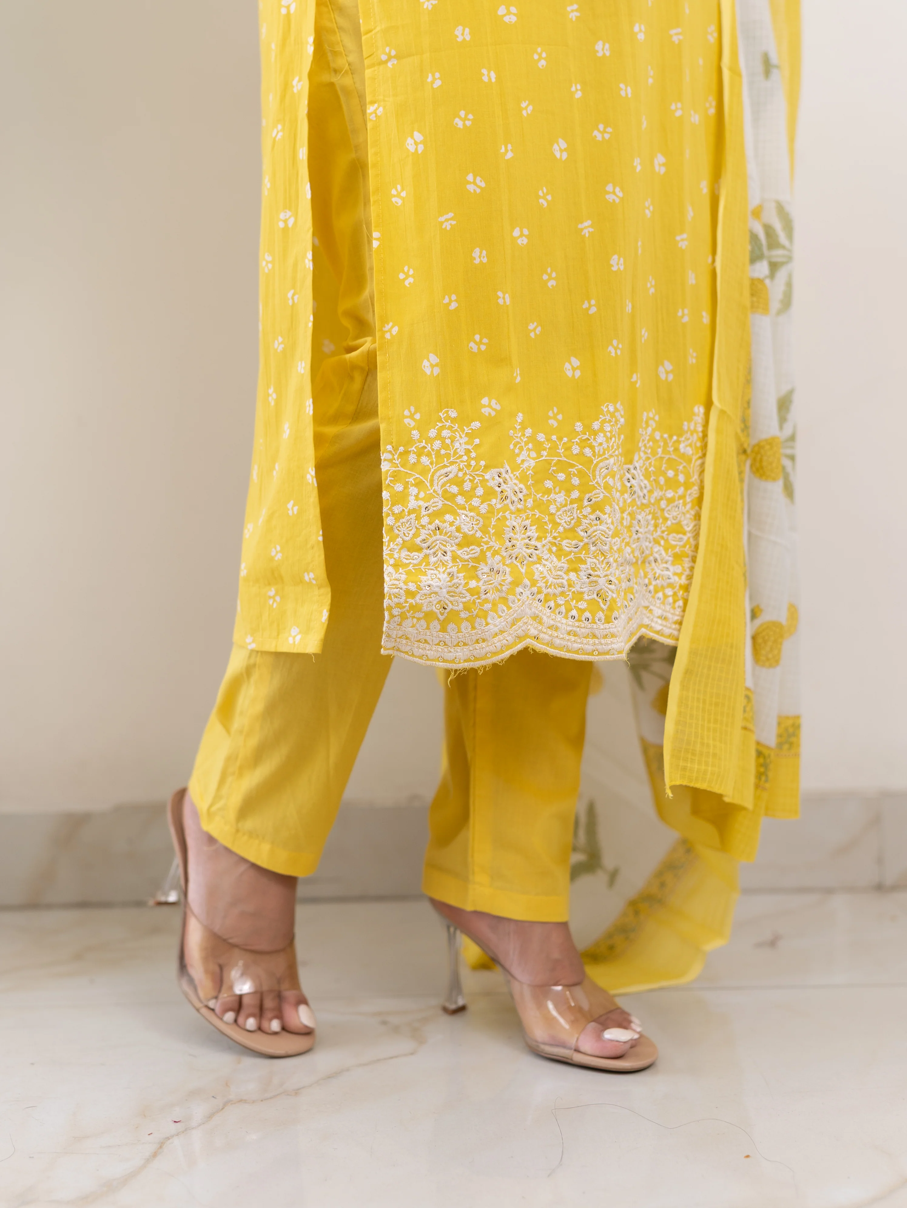 Rifaa yellow Cotton Embroidered Straight Dupatta Set - Image 11