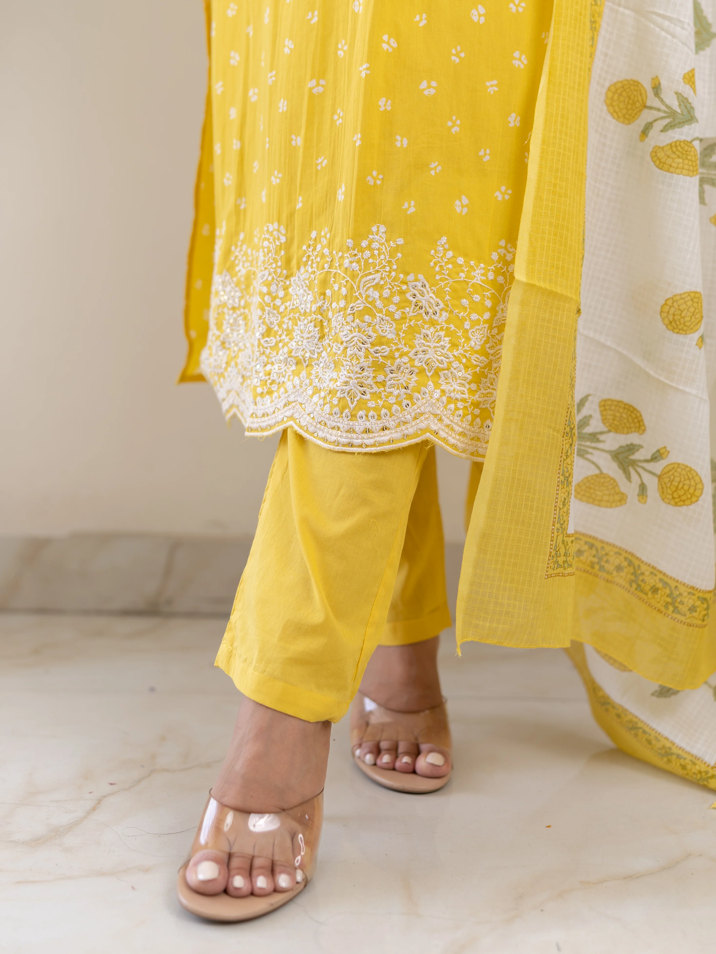 Rifaa yellow Cotton Embroidered Straight Dupatta Set - Image 12