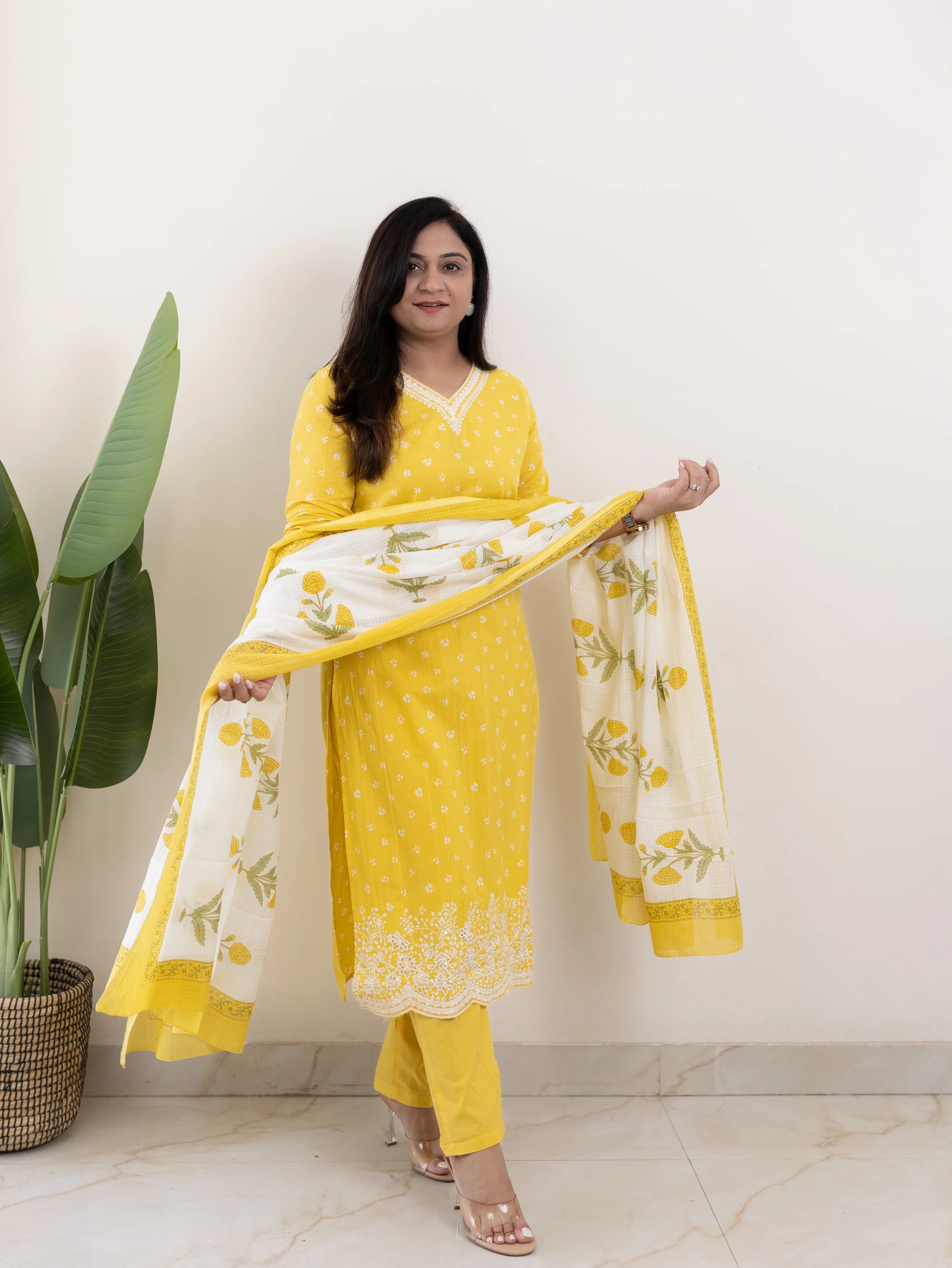 Rifaa yellow Cotton Embroidered Straight Dupatta Set - Image 3