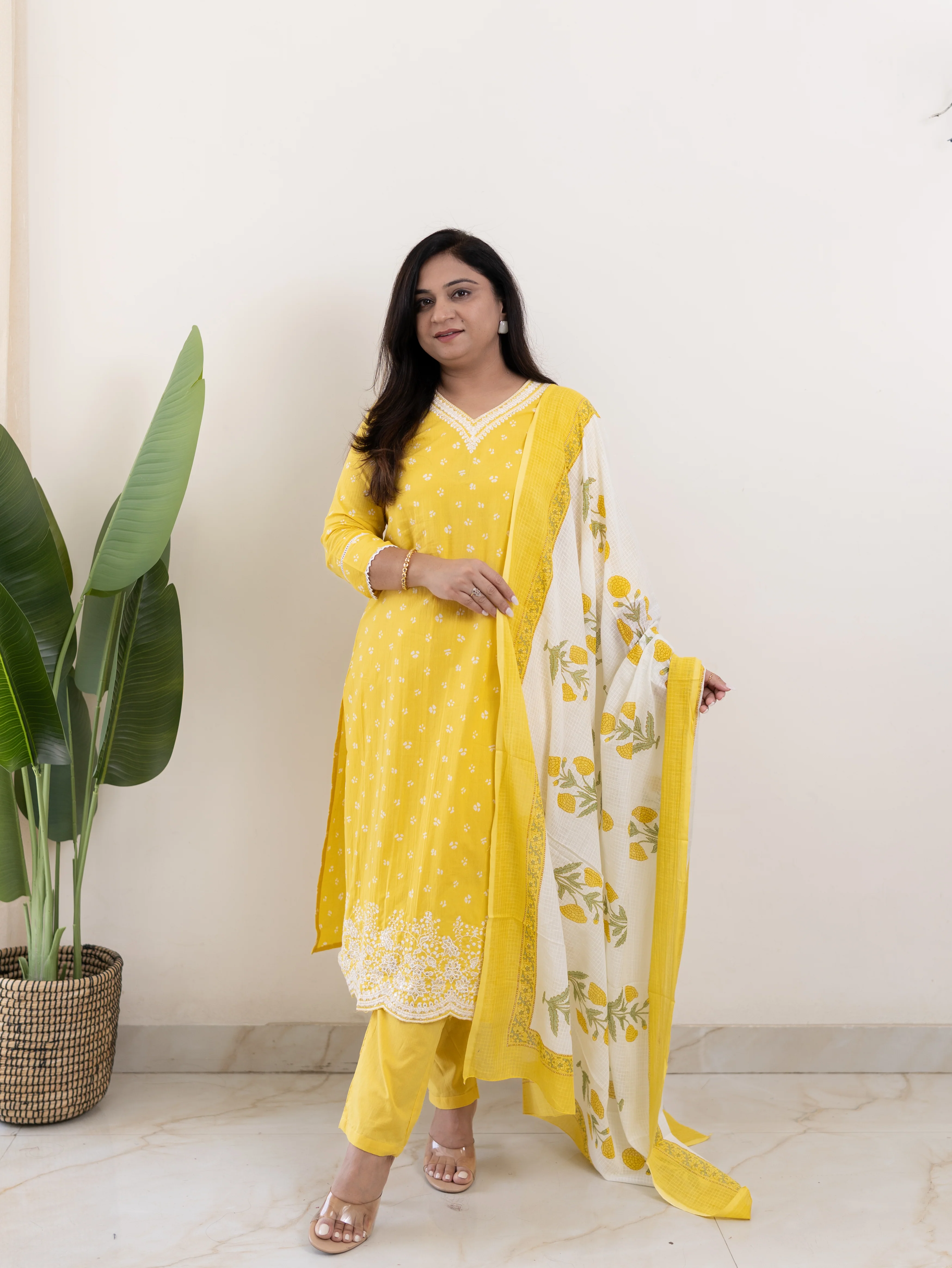 Rifaa yellow Cotton Embroidered Straight Dupatta Set - Image 5