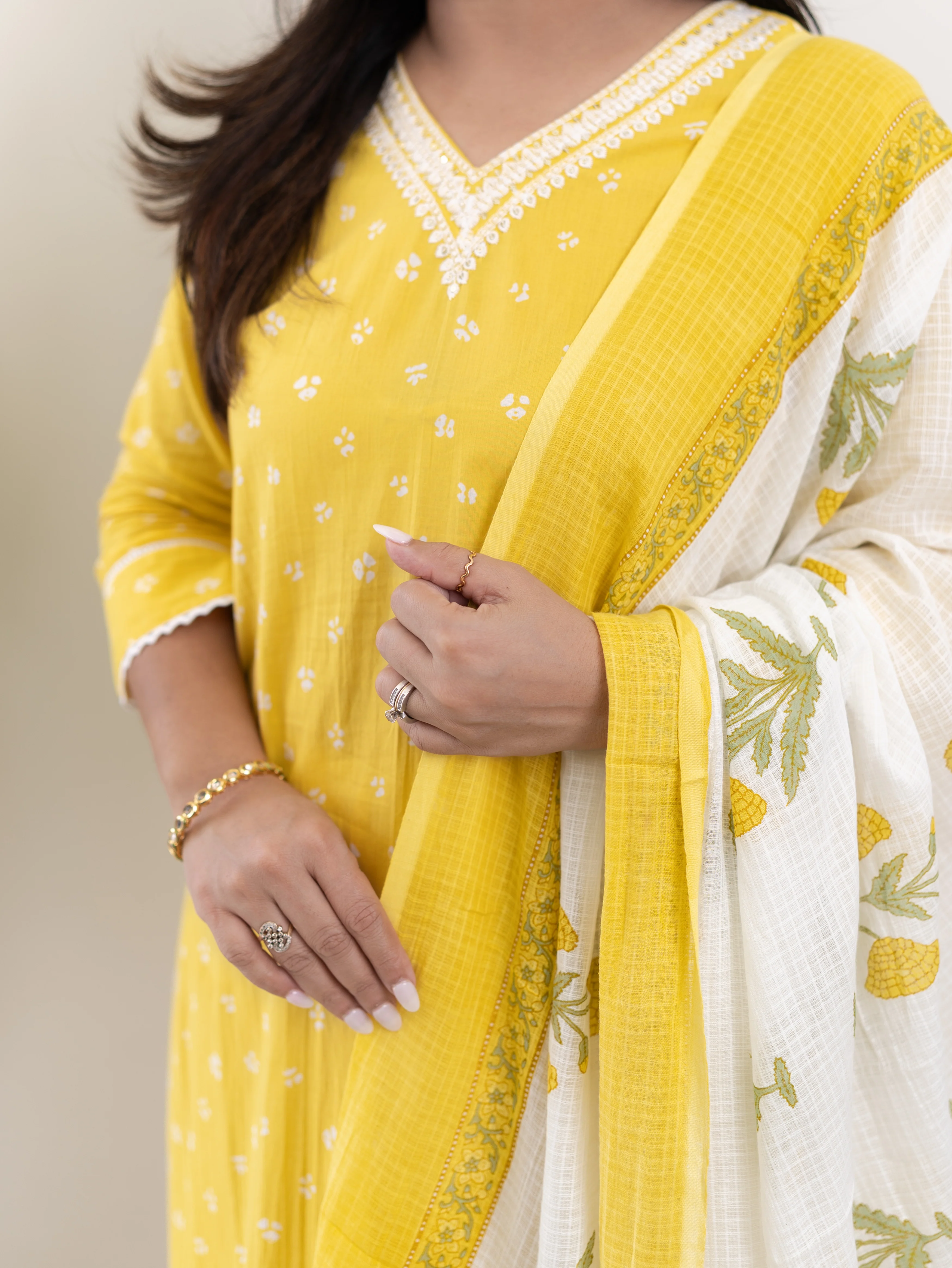 Rifaa yellow Cotton Embroidered Straight Dupatta Set - Image 9