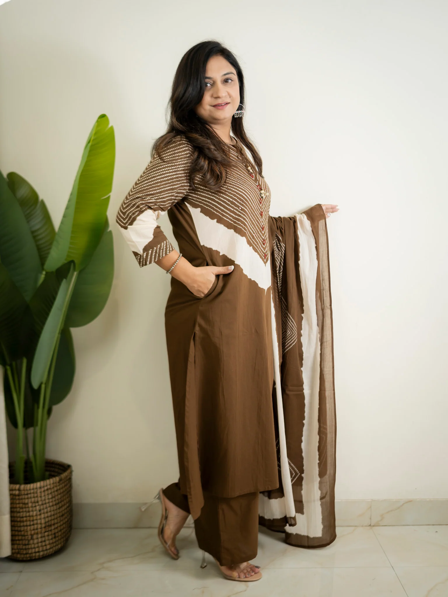 Huma Brown Cotton Tie and Dye Straight Dupatta Set - Image 5
