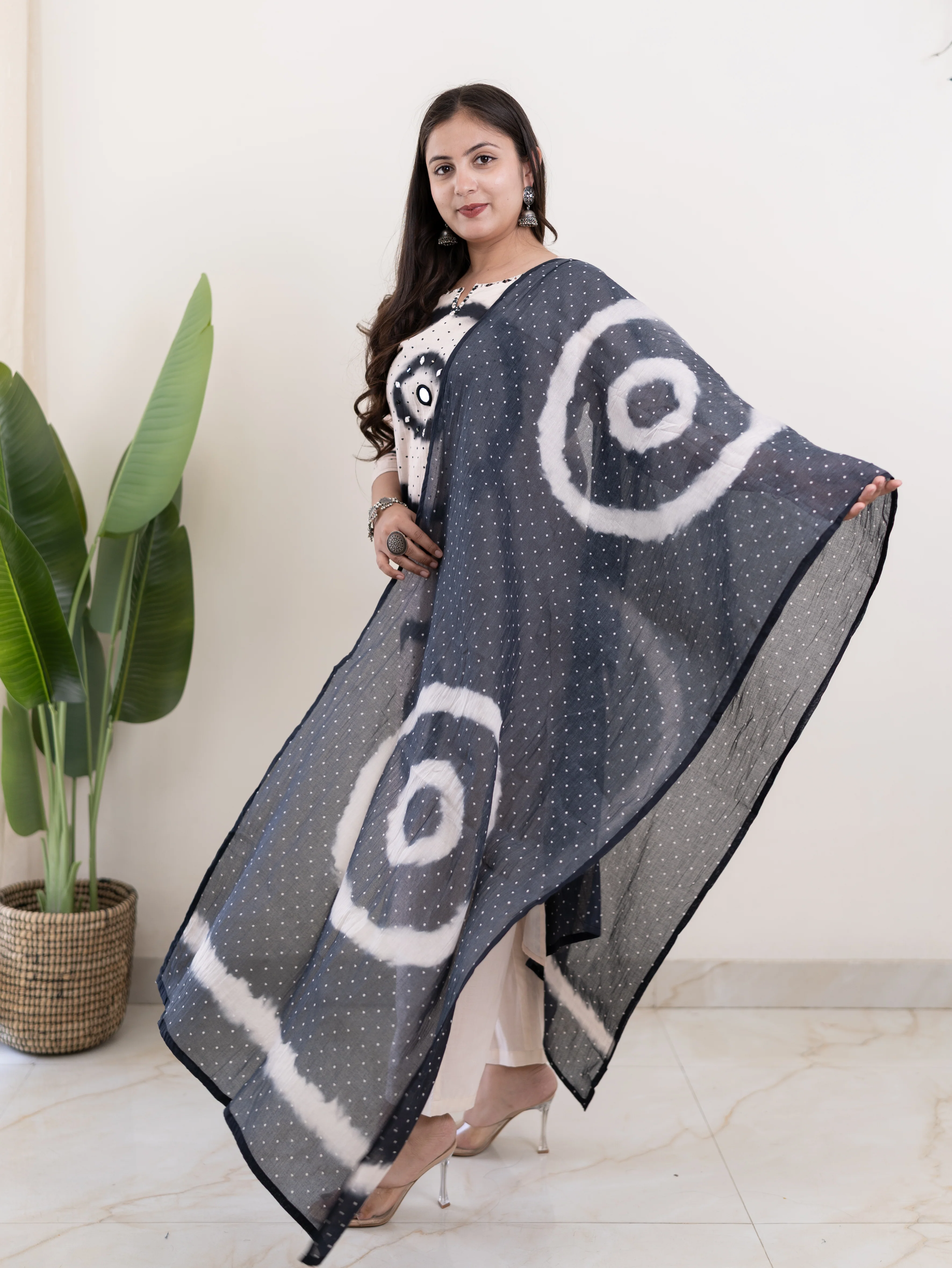 Daira Beige Cotton Tie and Dye Straight Dupatta Set - Image 4