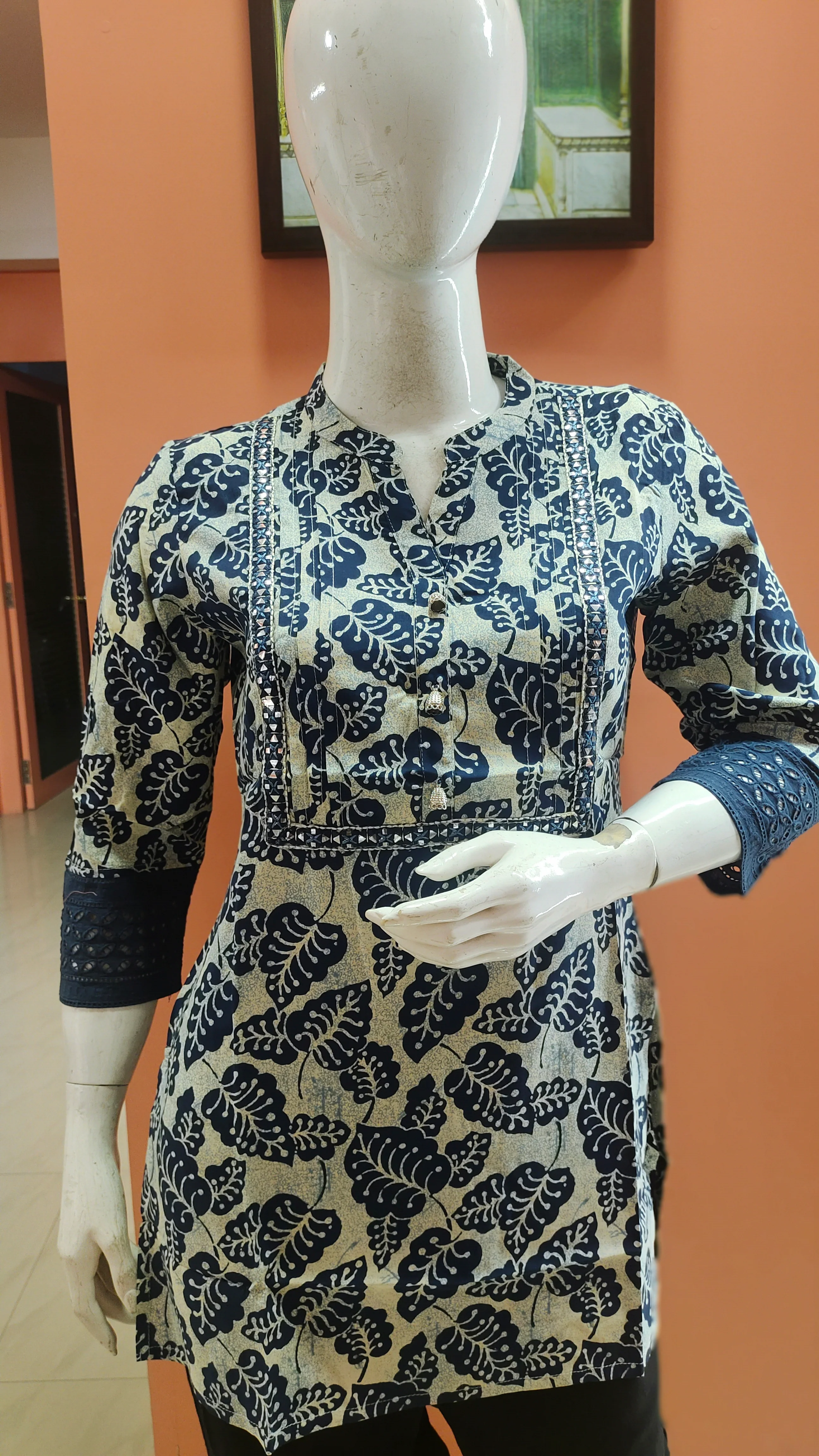 Deep Blue Floral Casual Cotton Short Top - Image 2