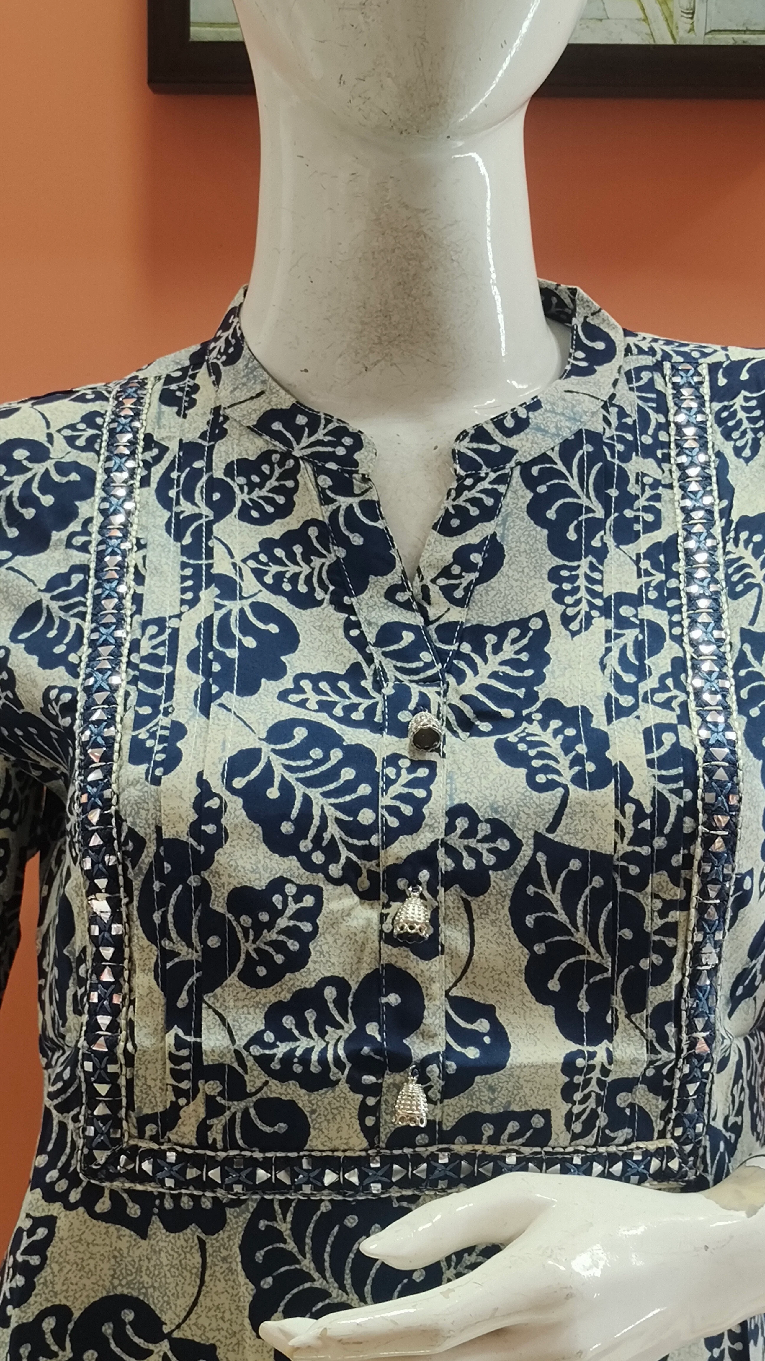 Deep Blue Floral Casual Cotton Short Top - Image 3