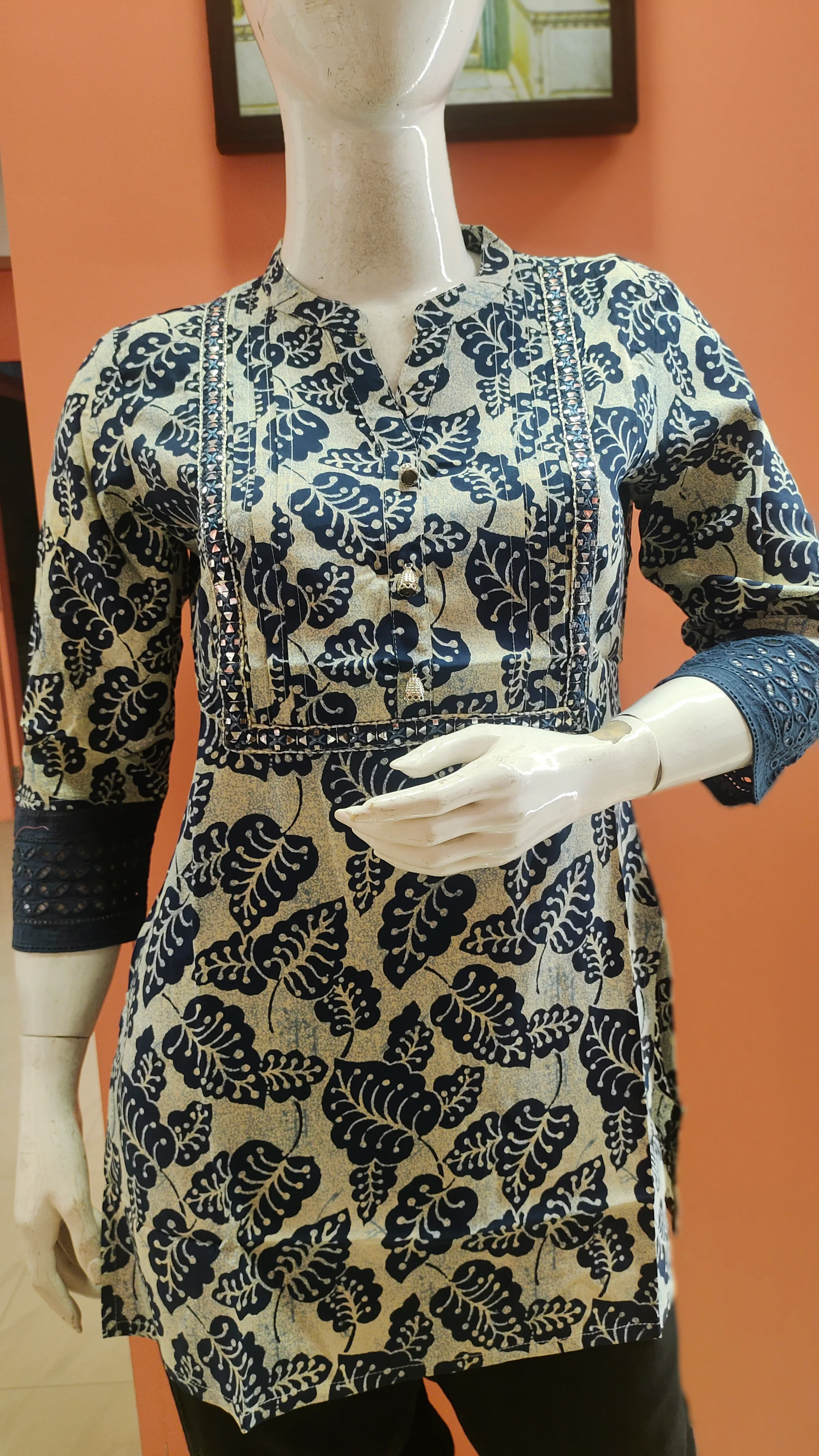Deep Blue Floral Casual Cotton Short Top - Image 4