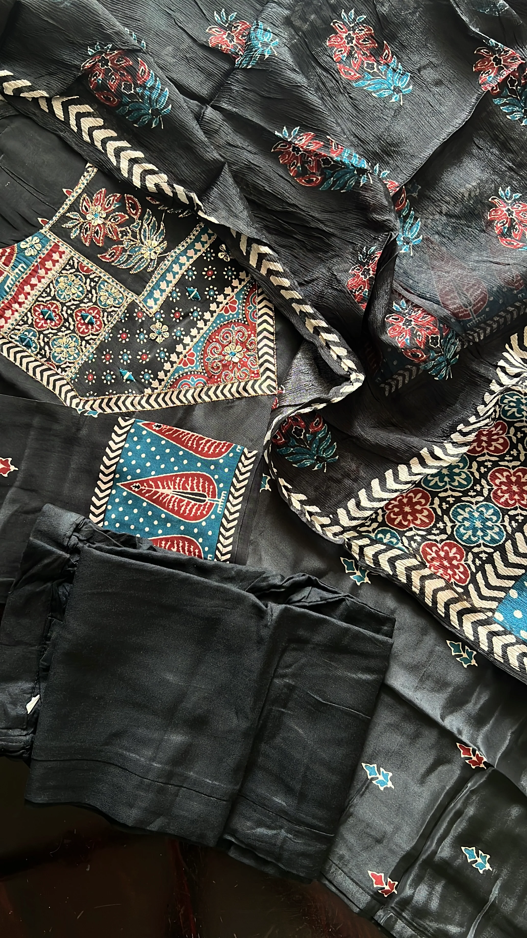 Dhara Ajrakh Crepe HandDetailed Pant Set - Image 5