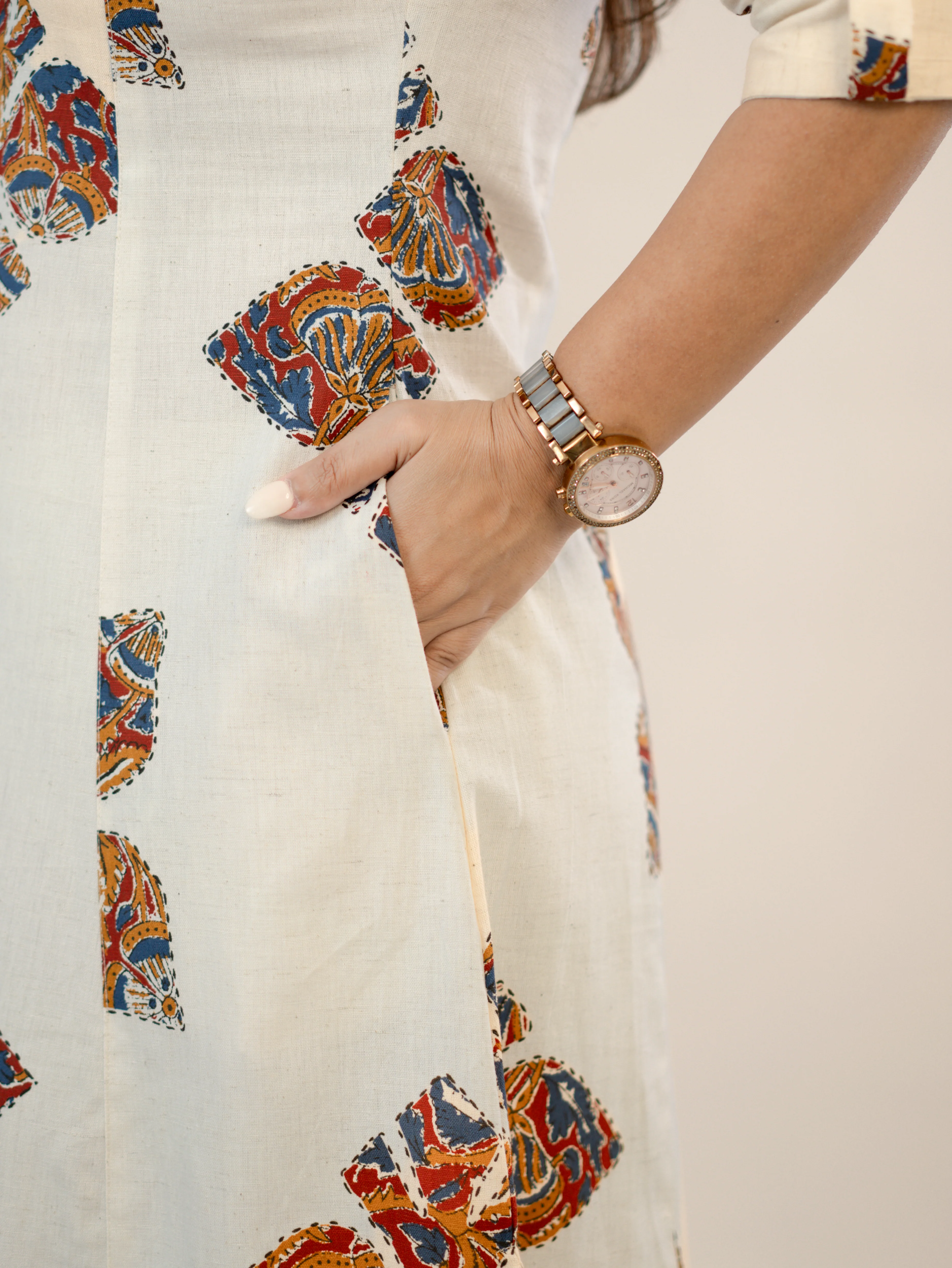 Eaira OffWhite-Red Cotton Ajrakh A-line Cotton Kurta Set - Image 9