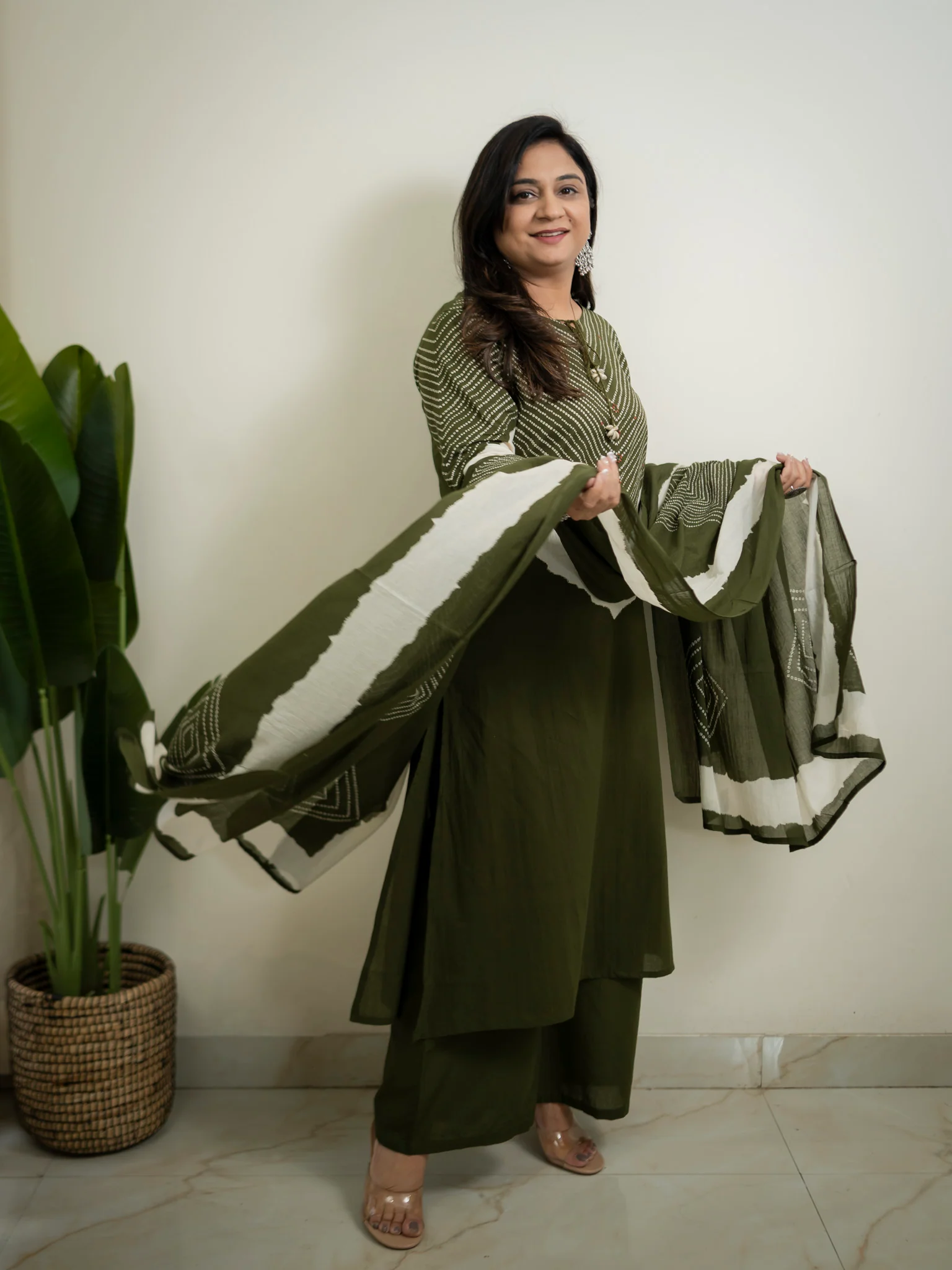 Huma Green Cotton Tie and Dye Straight Dupatta Set - Image 6