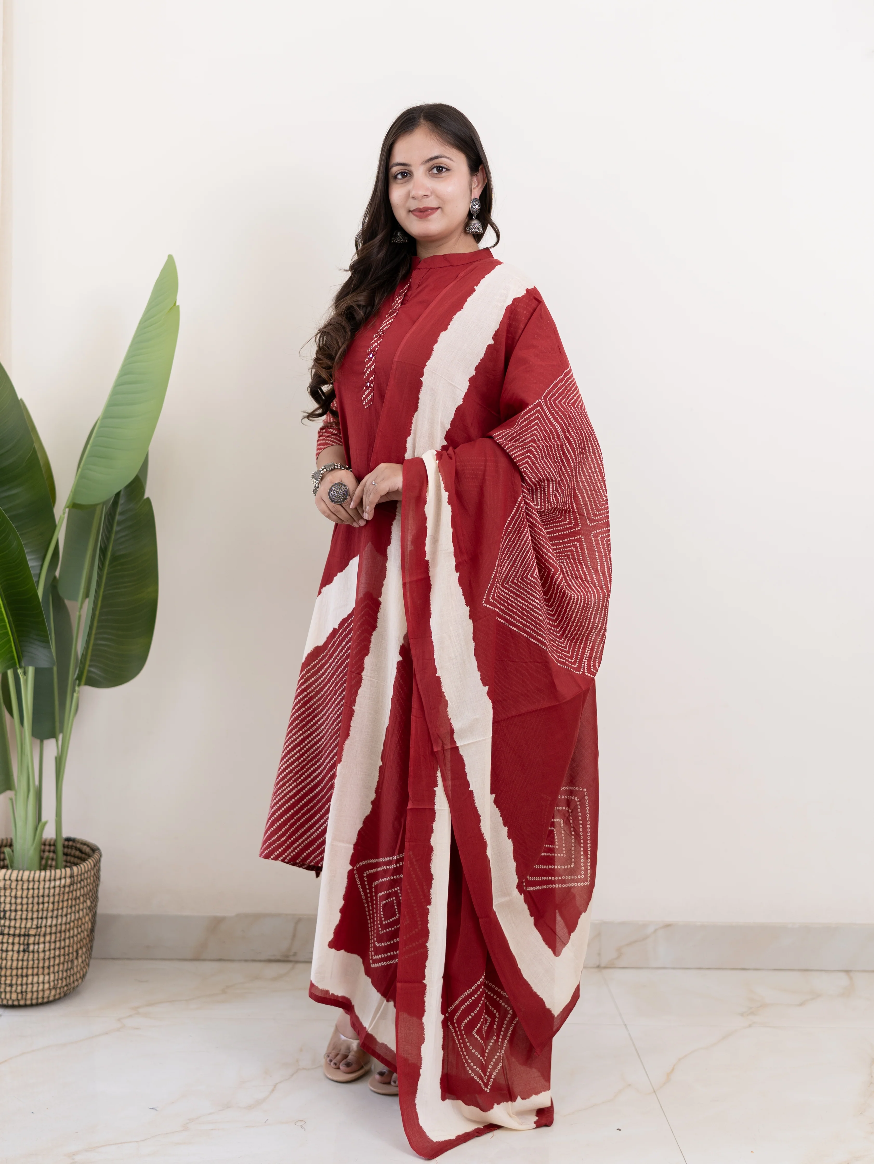 Isra Red Cotton Bandhani Straight Dupatta Set - Image 2