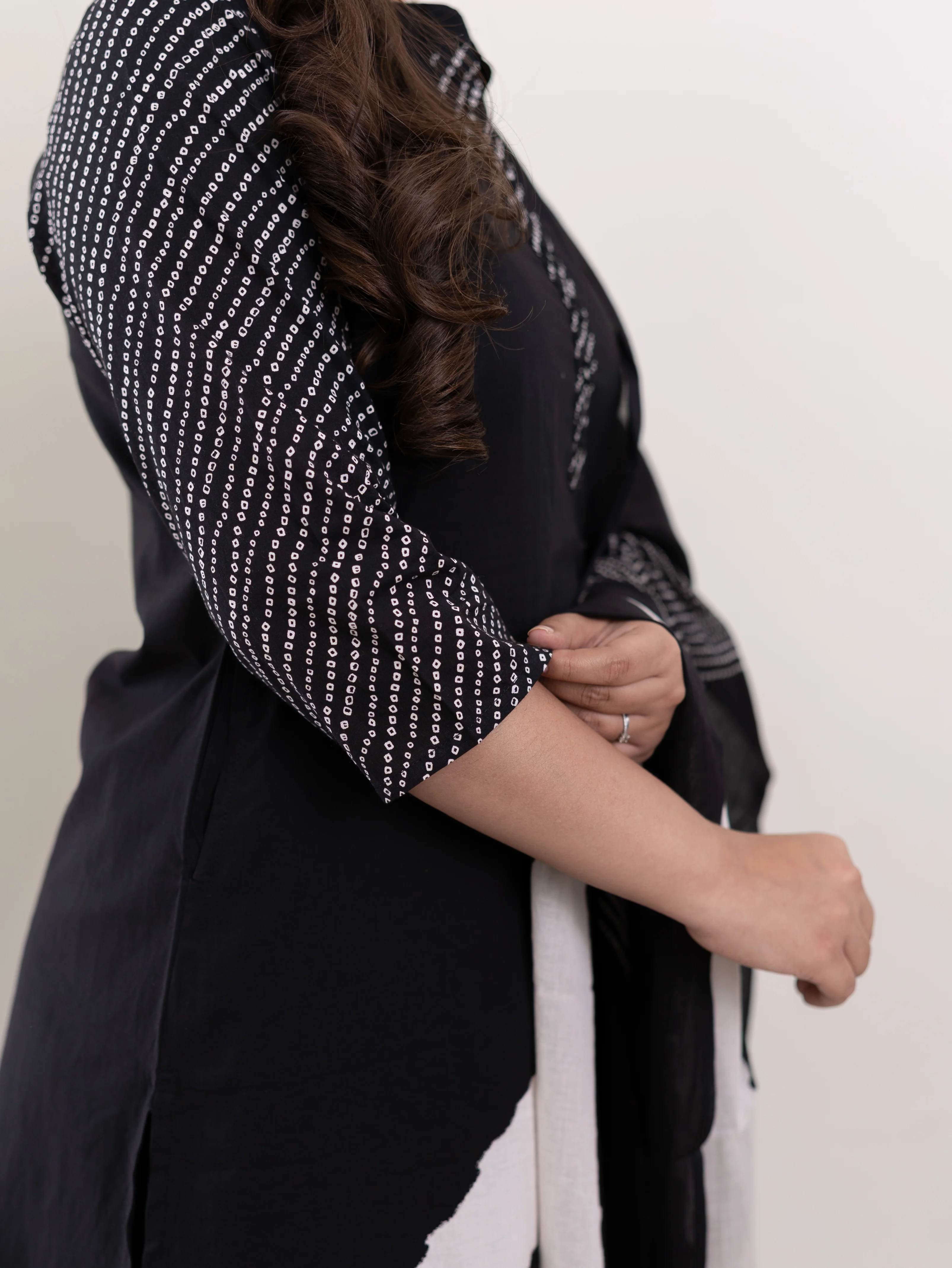 Isra Black Cotton Bandhani Straight Dupatta Set - Image 10