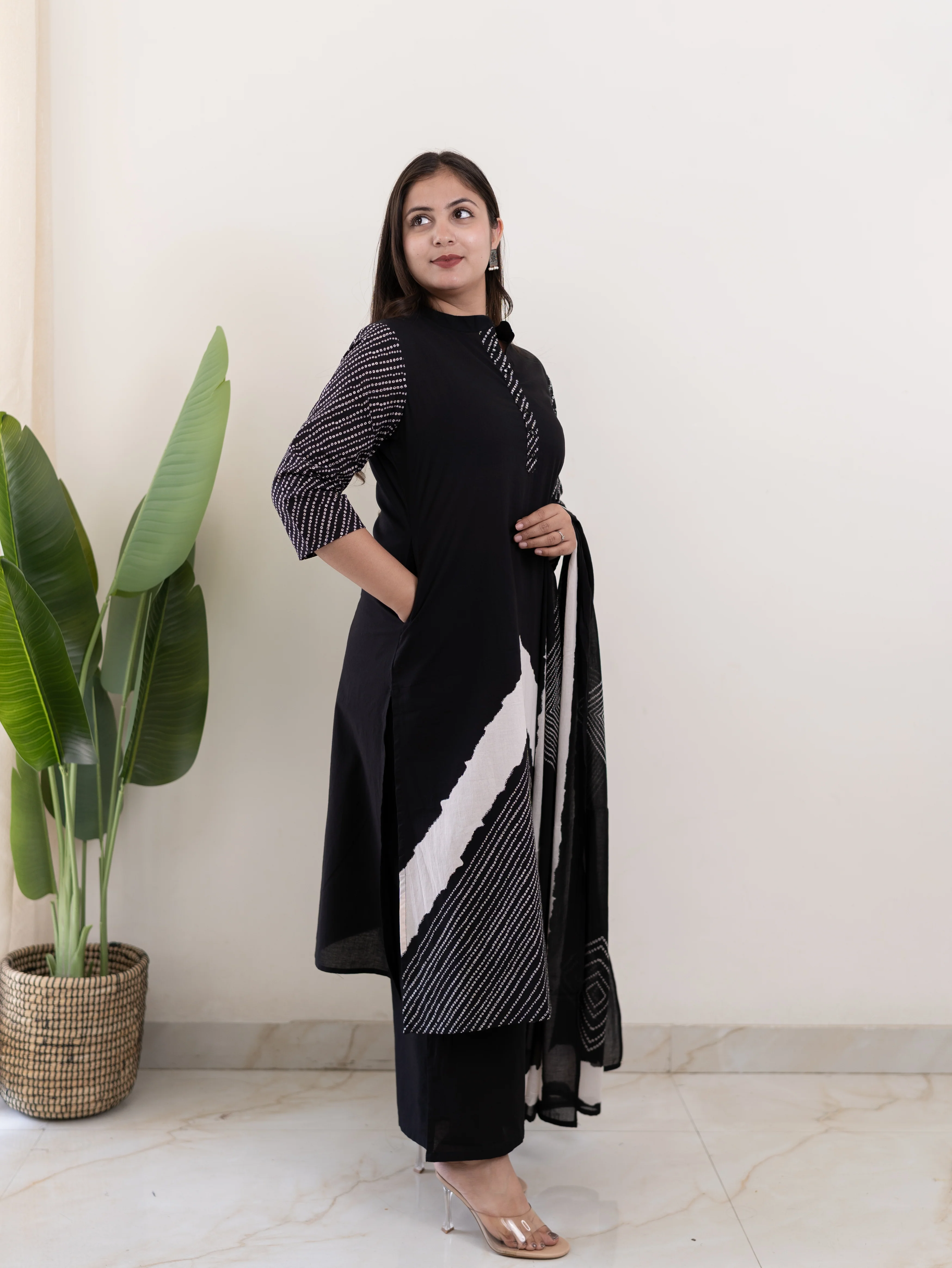 Isra Black Cotton Bandhani Straight Dupatta Set - Image 3