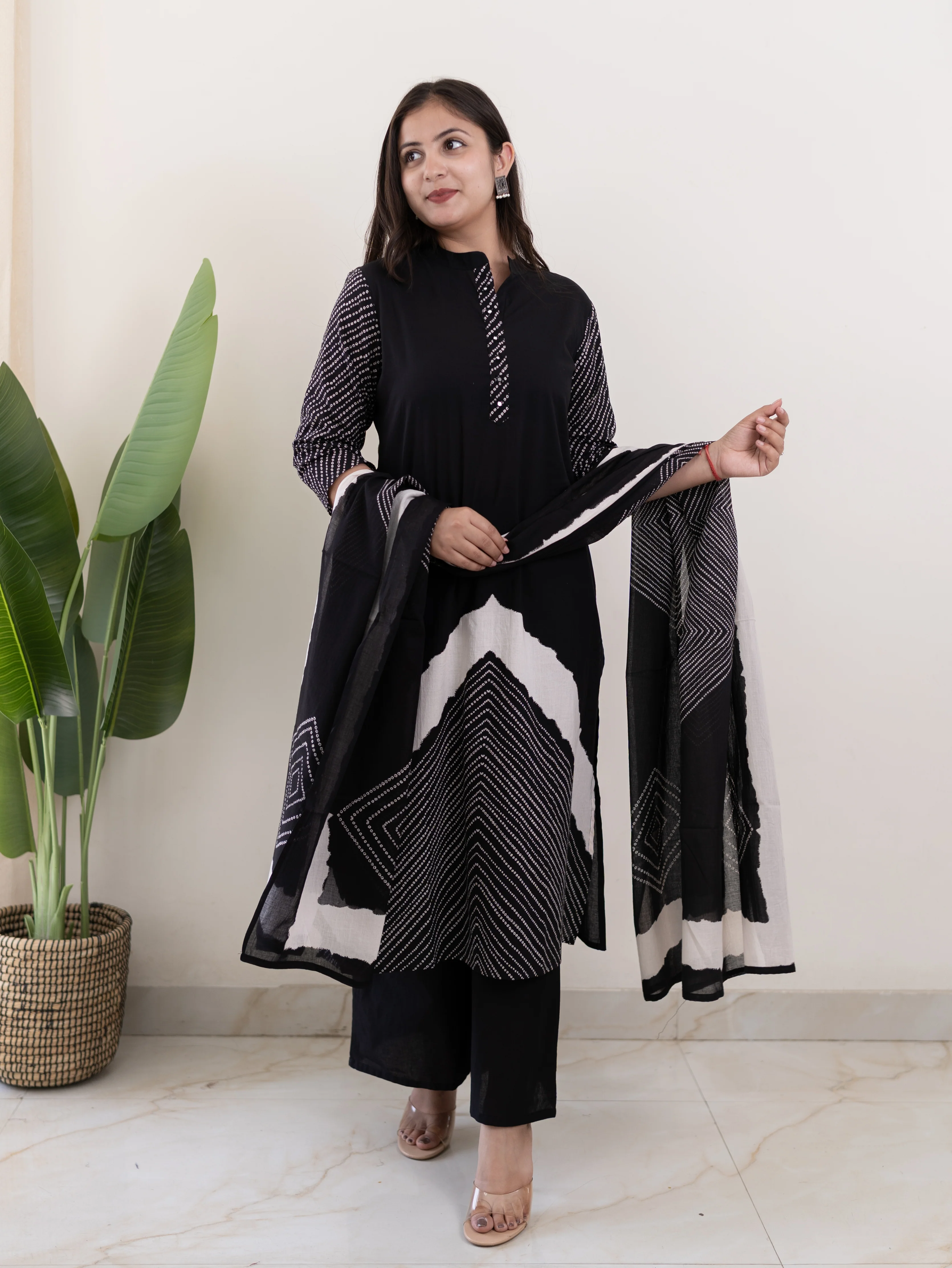 Isra Black Cotton Bandhani Straight Dupatta Set - Image 5