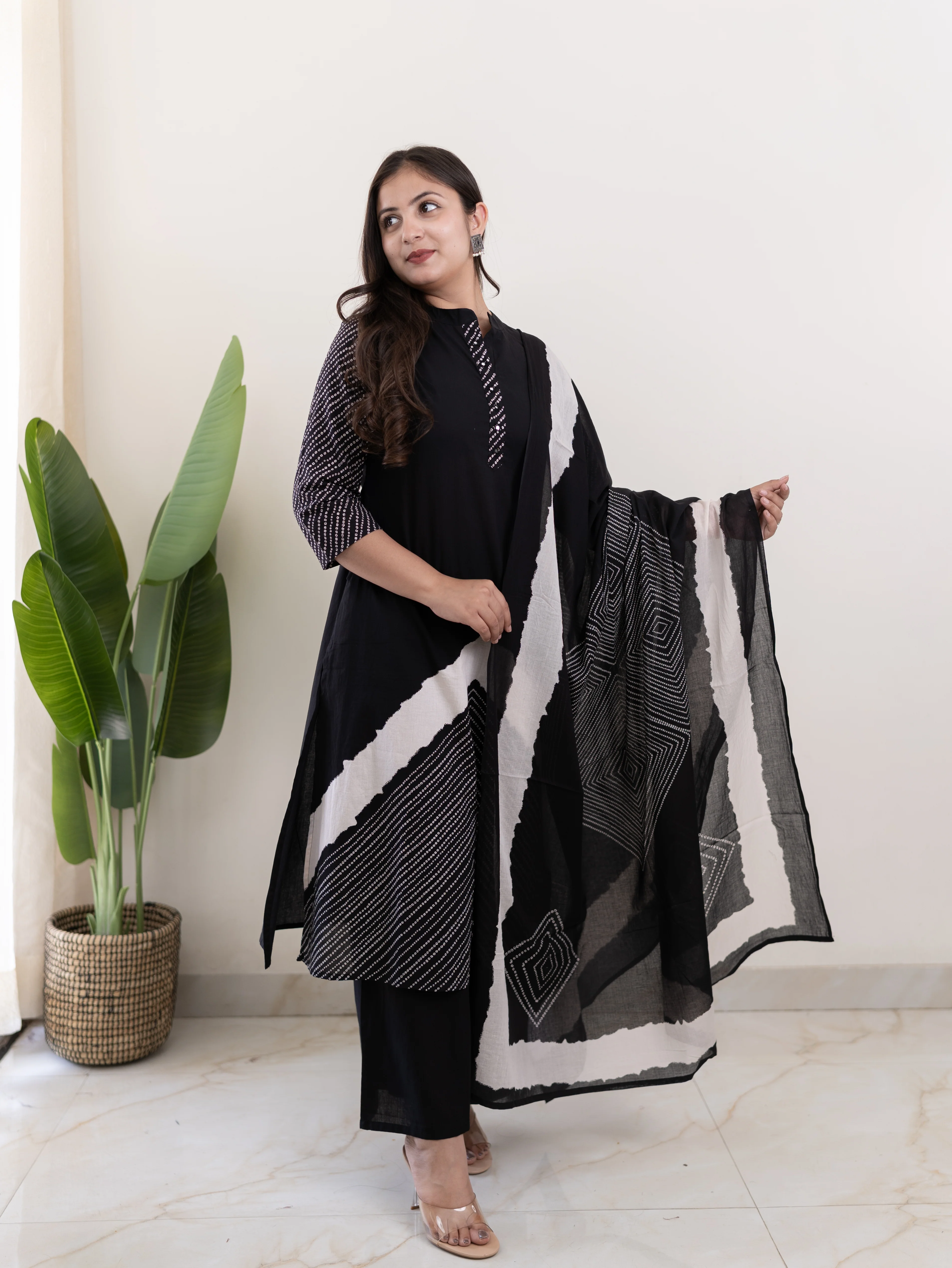 Isra Black Cotton Bandhani Straight Dupatta Set - Image 7