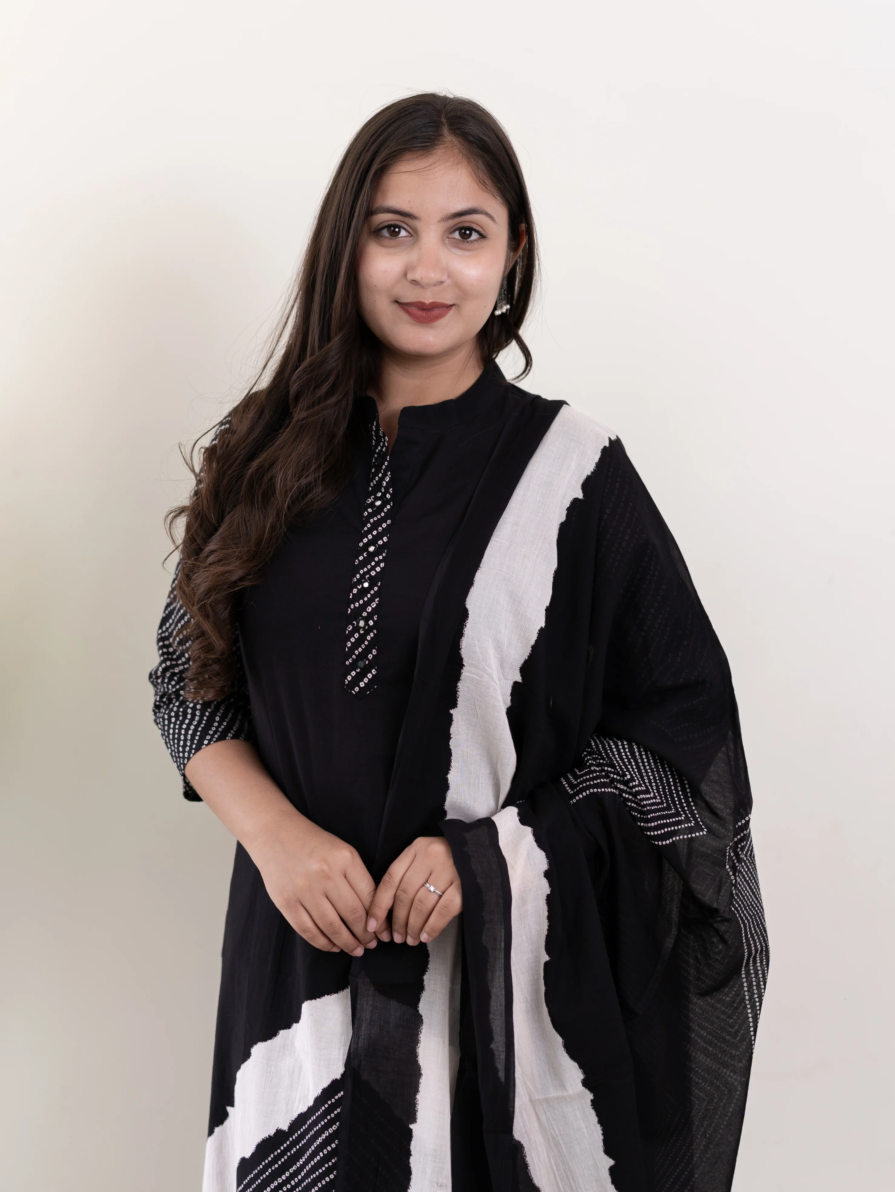 Isra Black Cotton Bandhani Straight Dupatta Set - Image 8