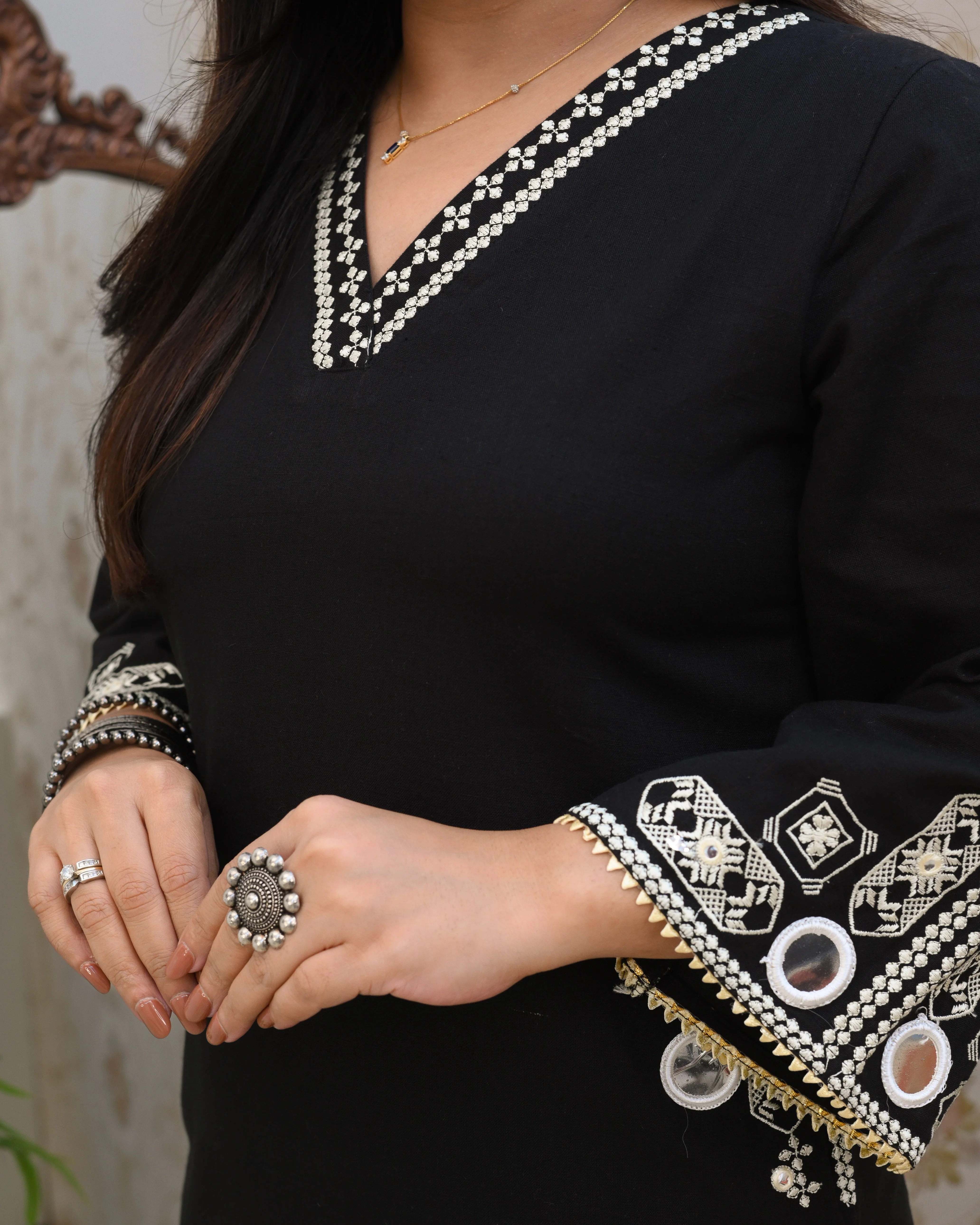 Kutch Embroidered Straight Pant Set With Pockets - Image 5