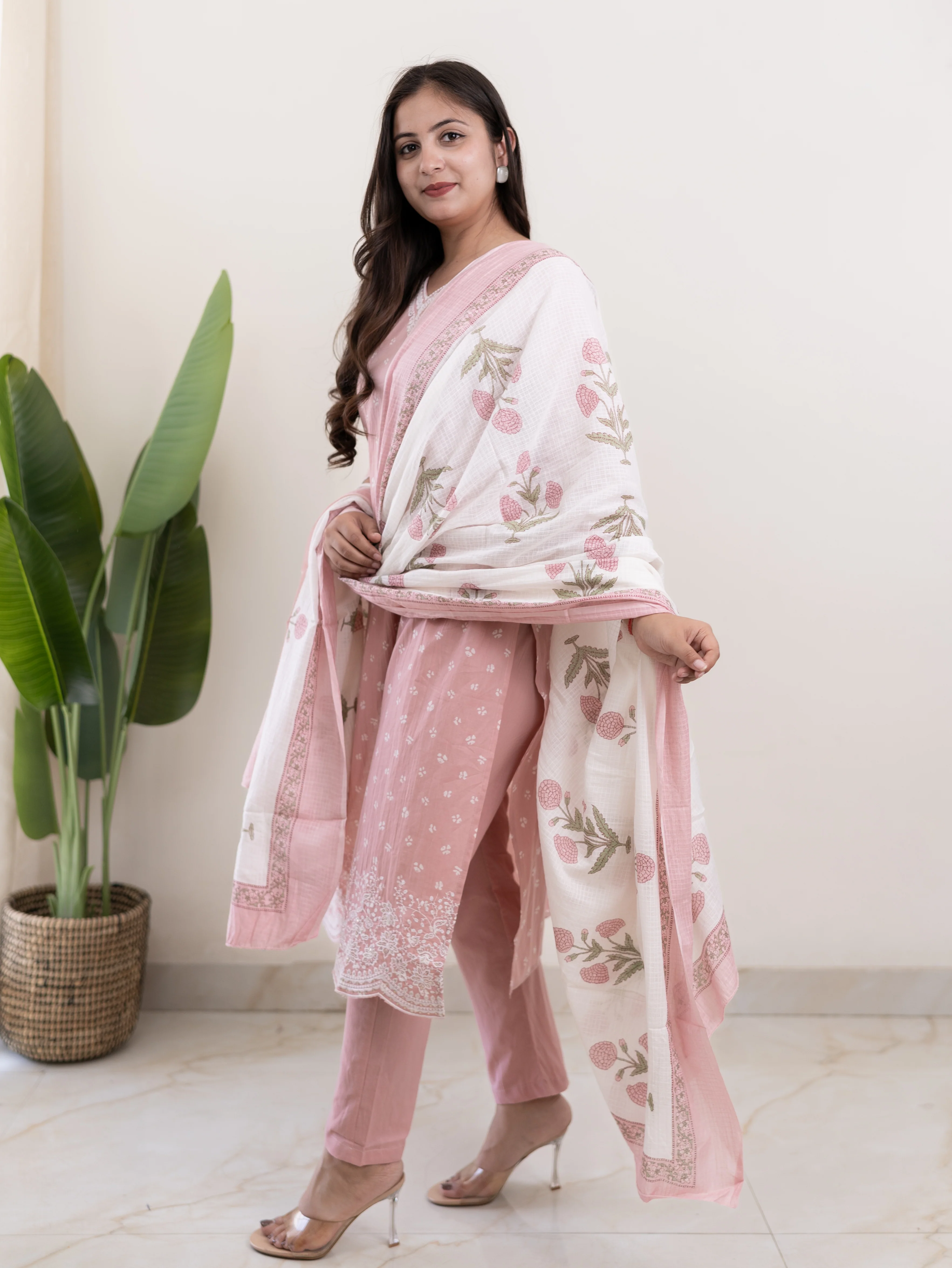 Rifaa pink Cotton Embroidered Straight Dupatta Set - Image 5