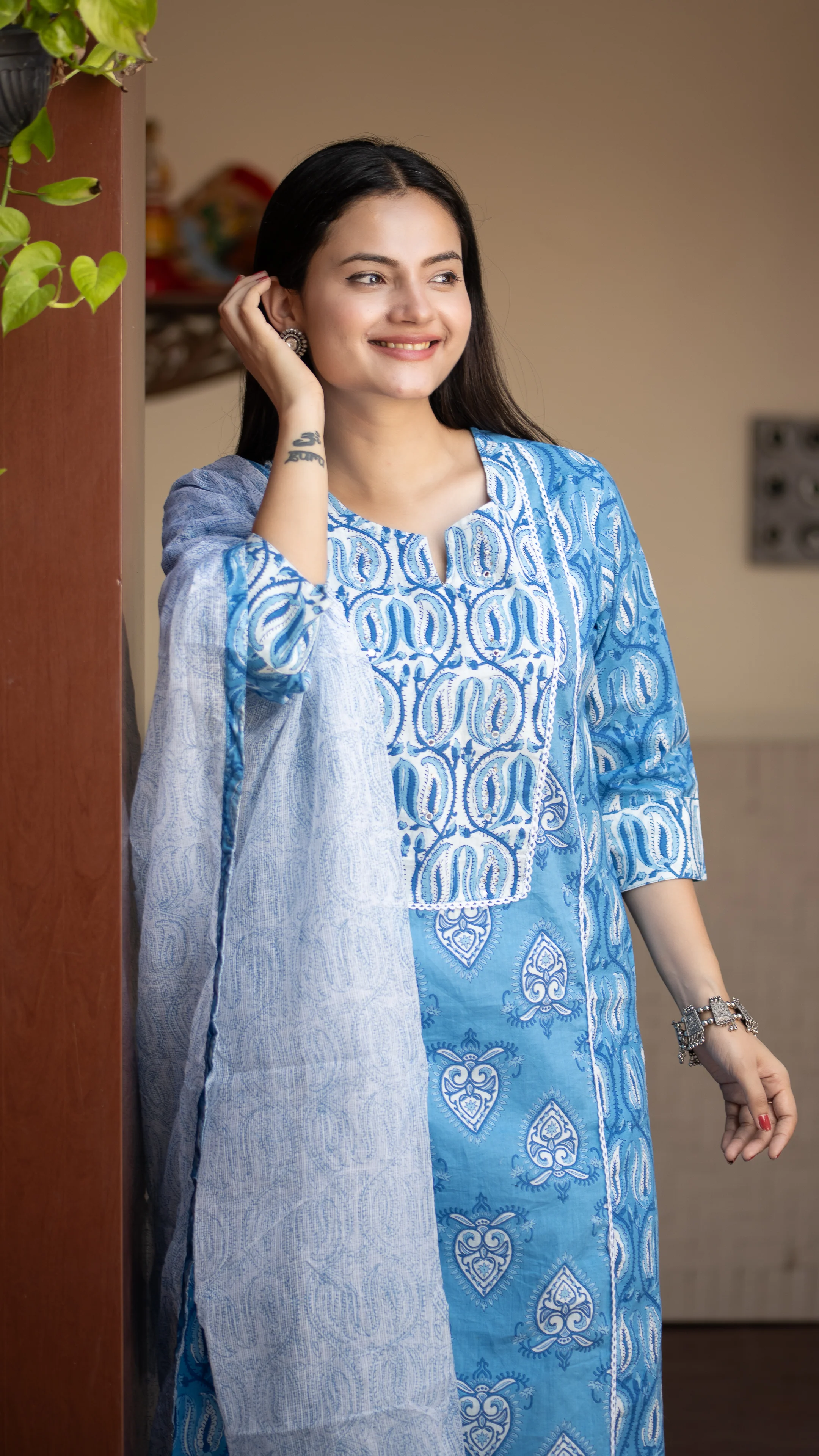 Mashia Cotton Pakistani Suit with Lace Detailing - Image 5