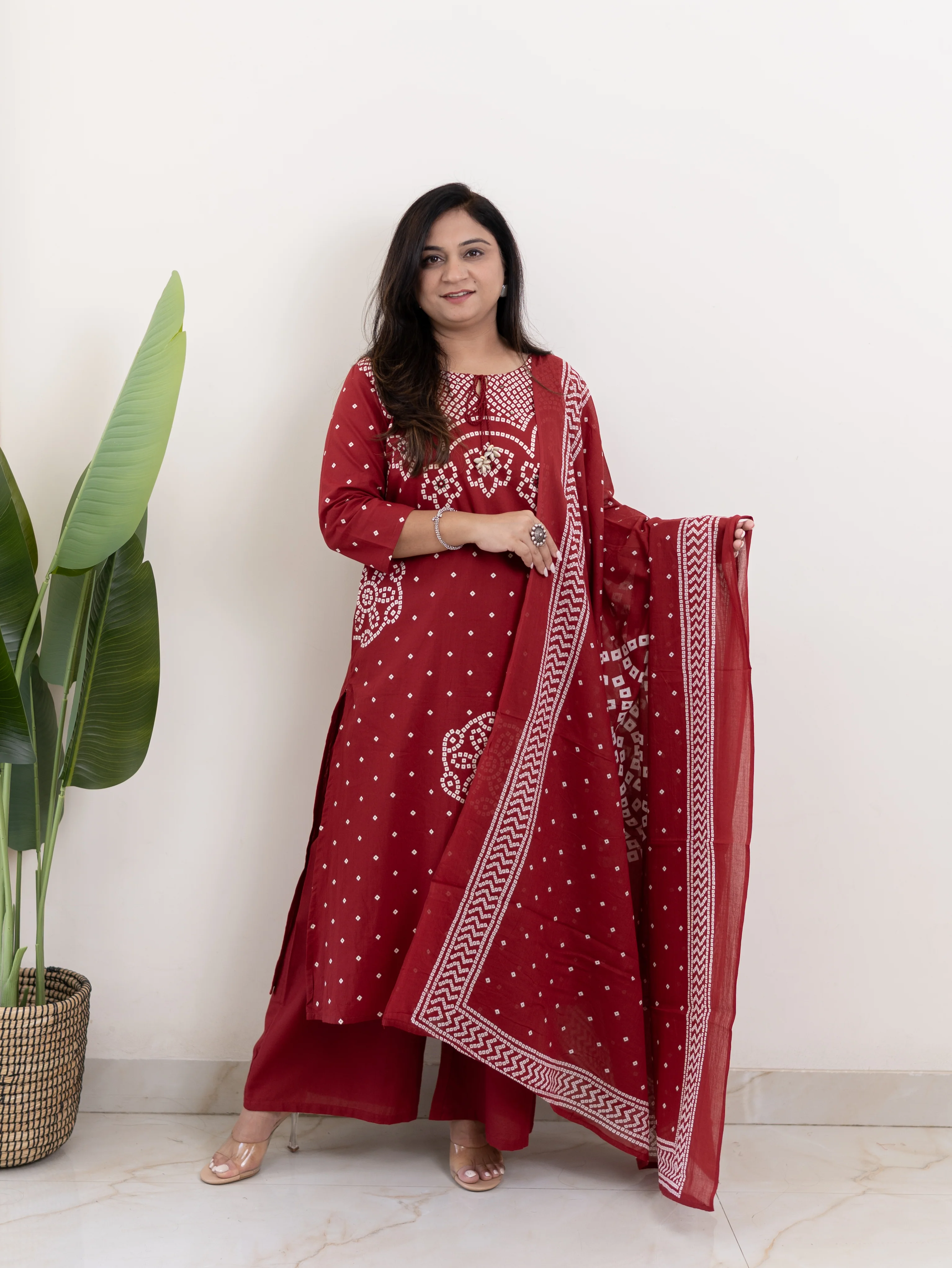 Mishi Red Cotton Bandhani Straight Dupatta Set - Image 2
