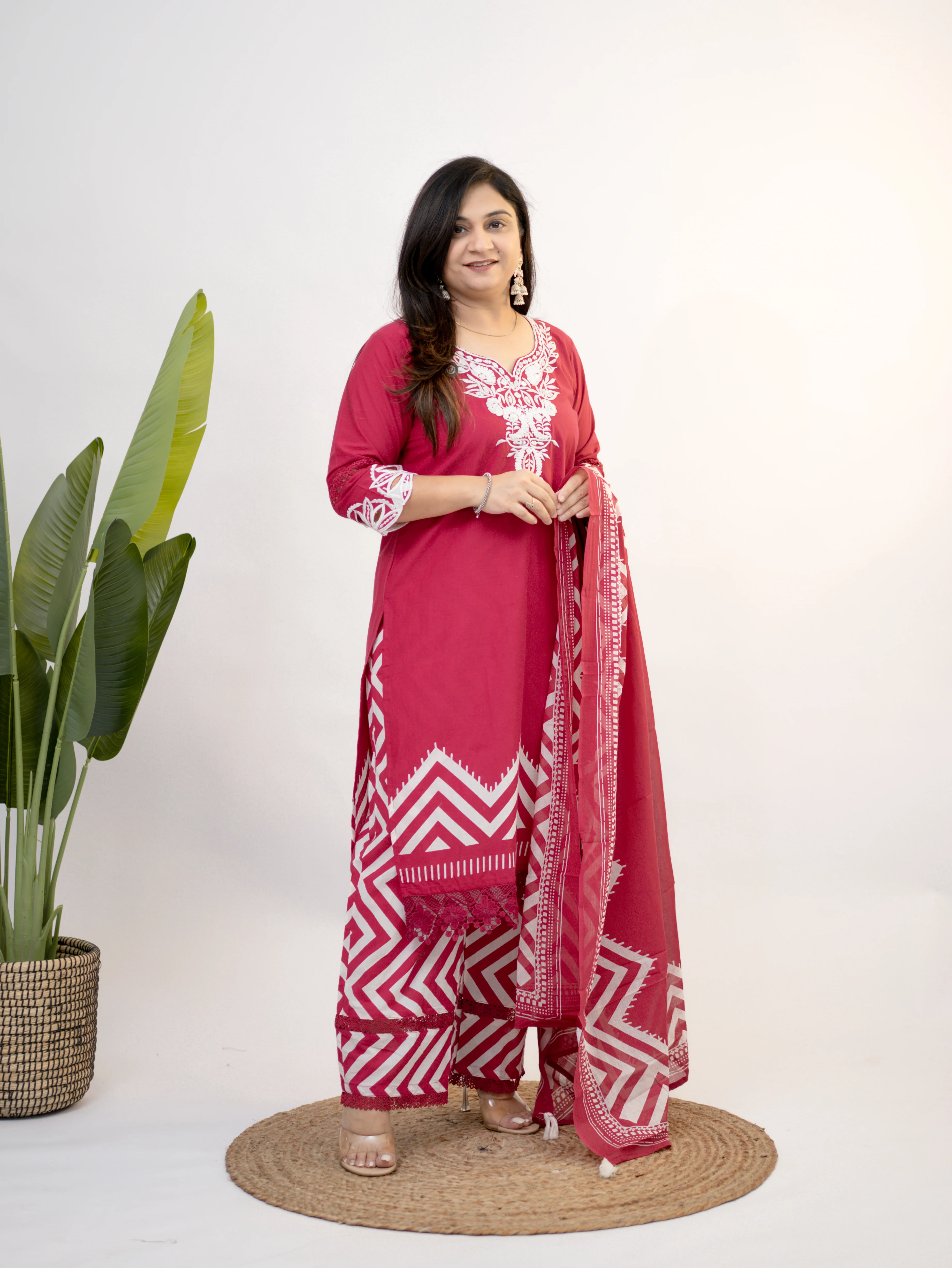 Navira Pink Cotton Embroidered LaceDetailed Dupatta Set - Image 3