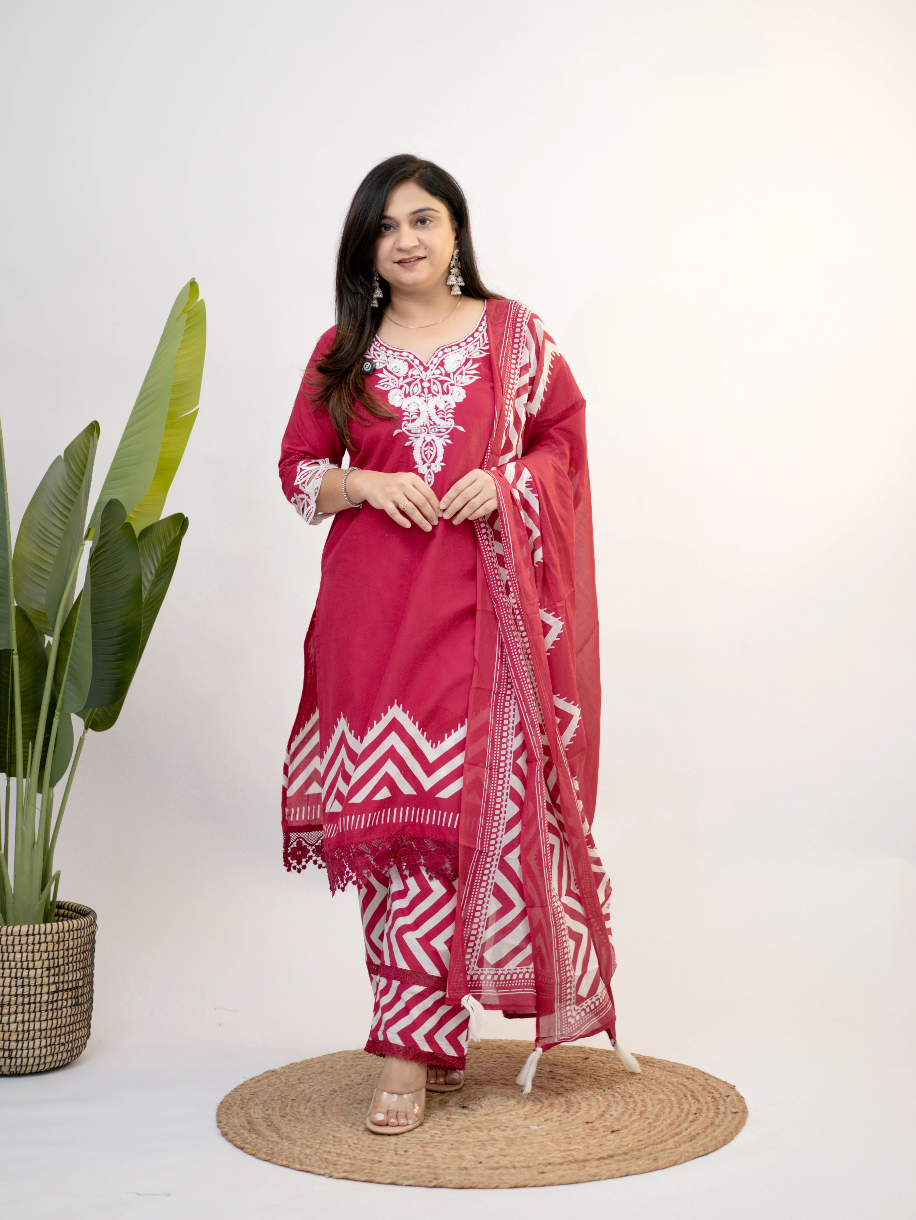 Navira Pink Cotton Embroidered LaceDetailed Dupatta Set - Image 4