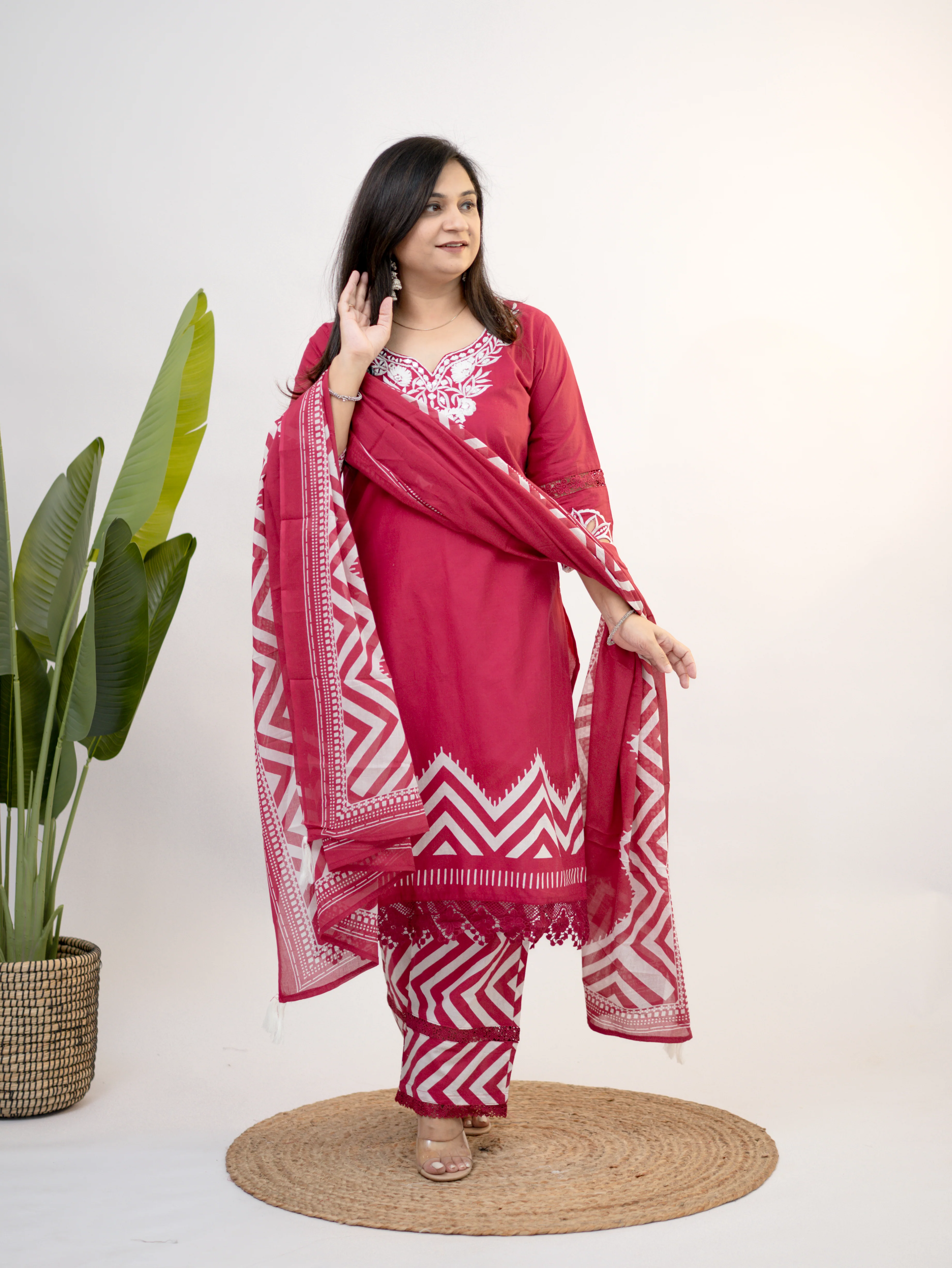 Navira Pink Cotton Embroidered LaceDetailed Dupatta Set - Image 7