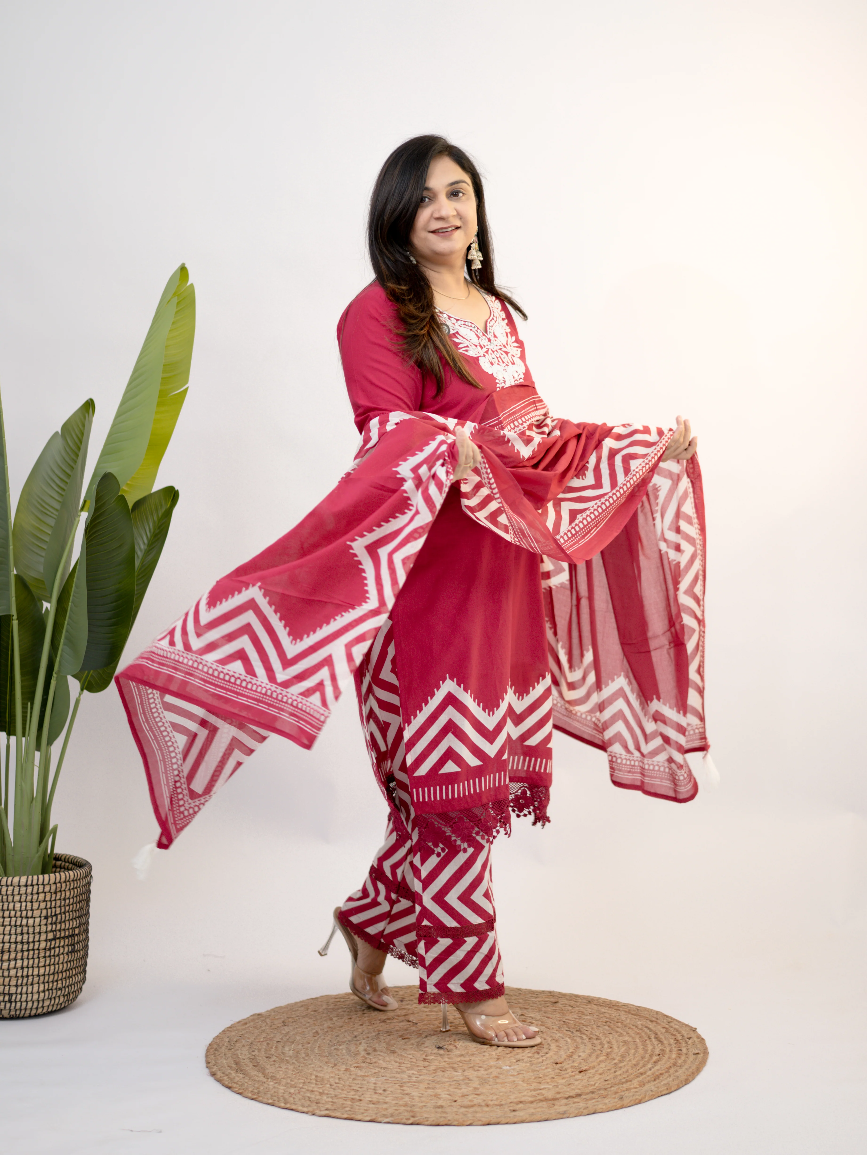Navira Pink Cotton Embroidered LaceDetailed Dupatta Set - Image 9