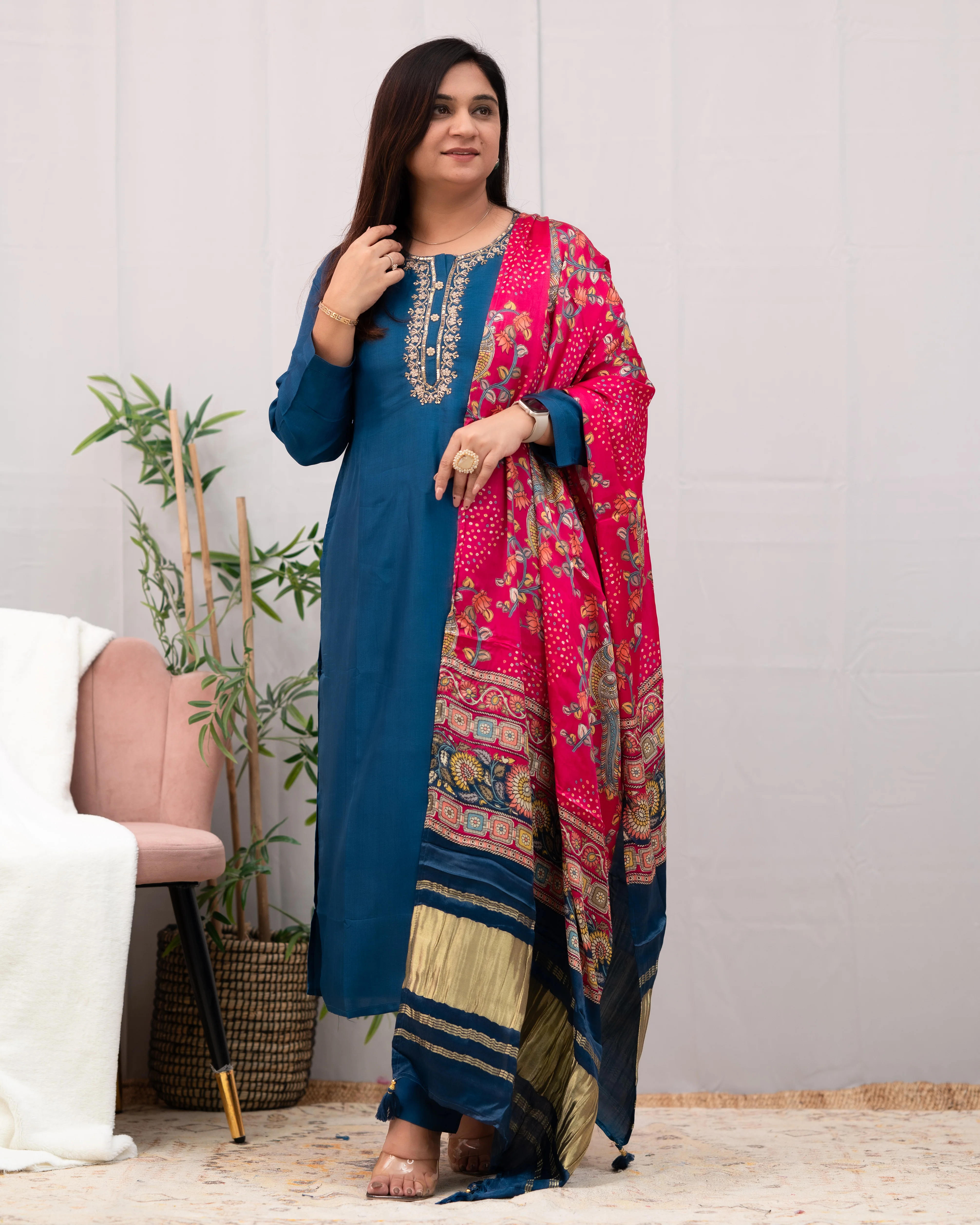 Neelam silk Embroidered Pant Set - Image 4
