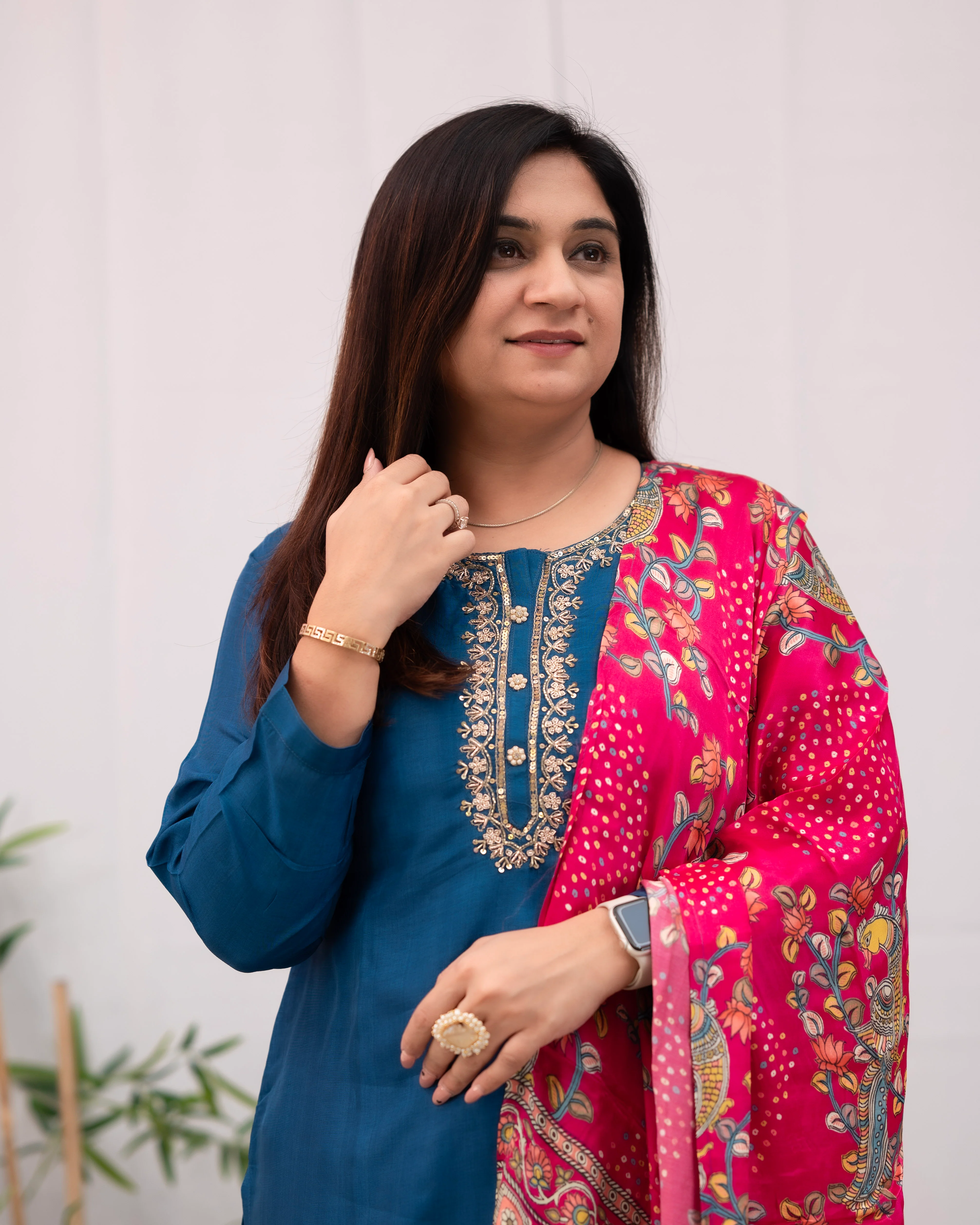 Neelam silk Embroidered Pant Set - Image 8