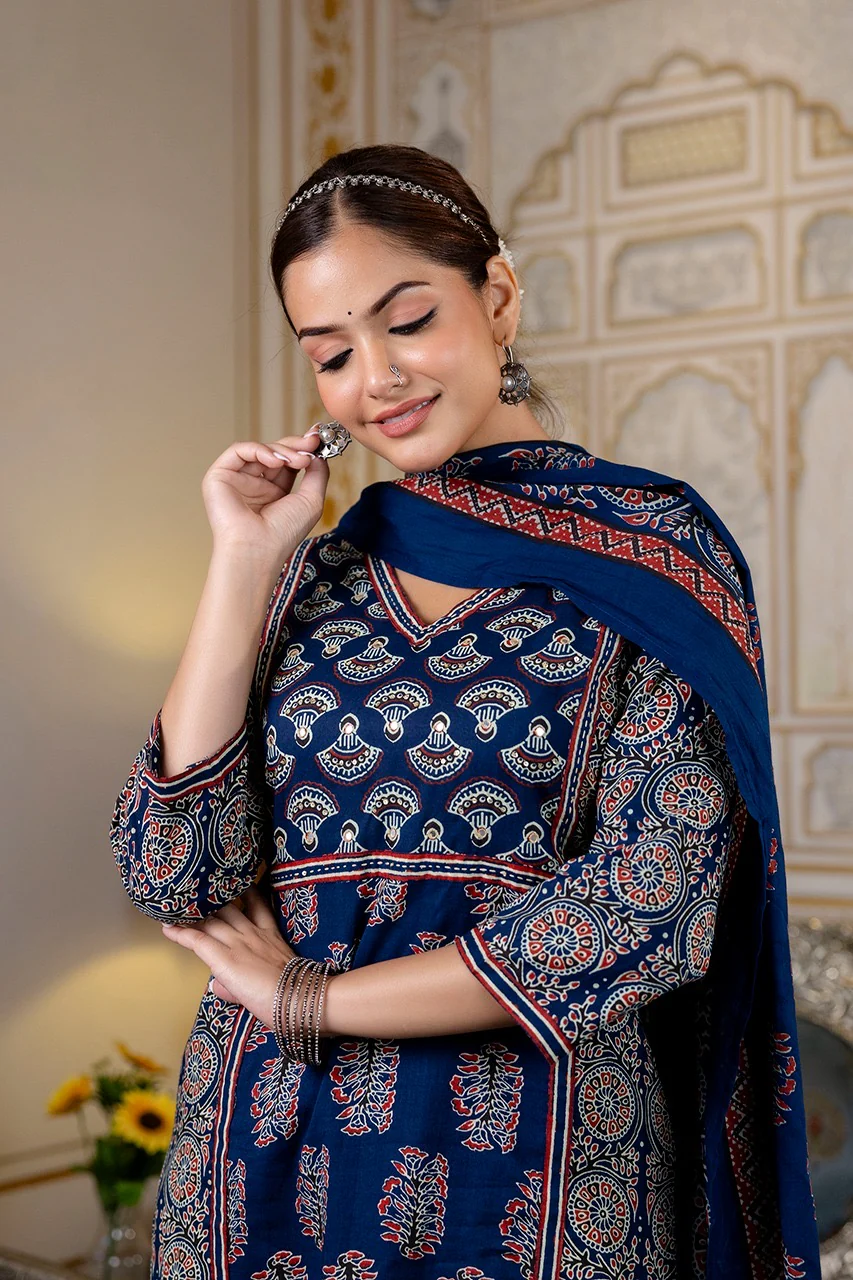 Noor Cotton Embroidered Straight Dupatta Set - Image 15