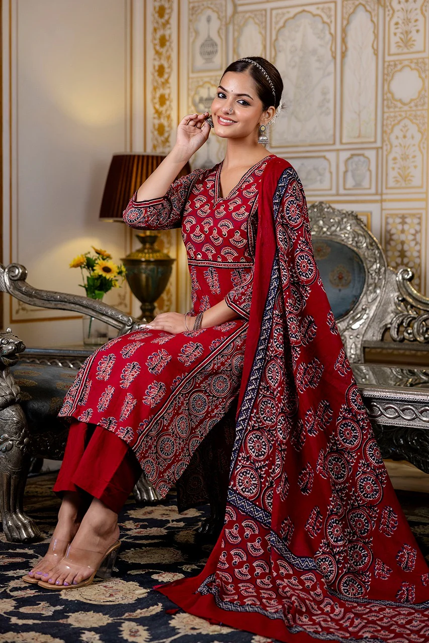 Noor Cotton Embroidered Straight Dupatta Set - Image 4