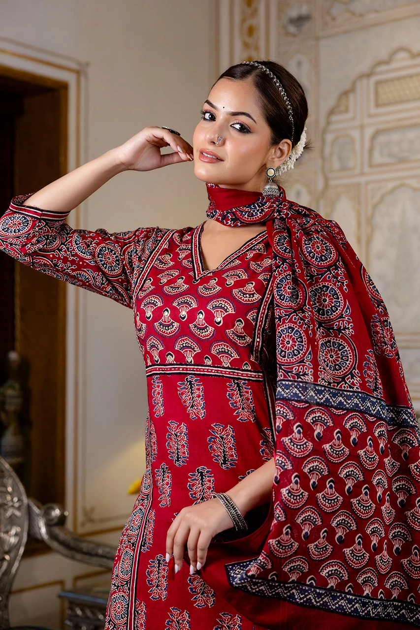Noor Cotton Embroidered Straight Dupatta Set - Image 7