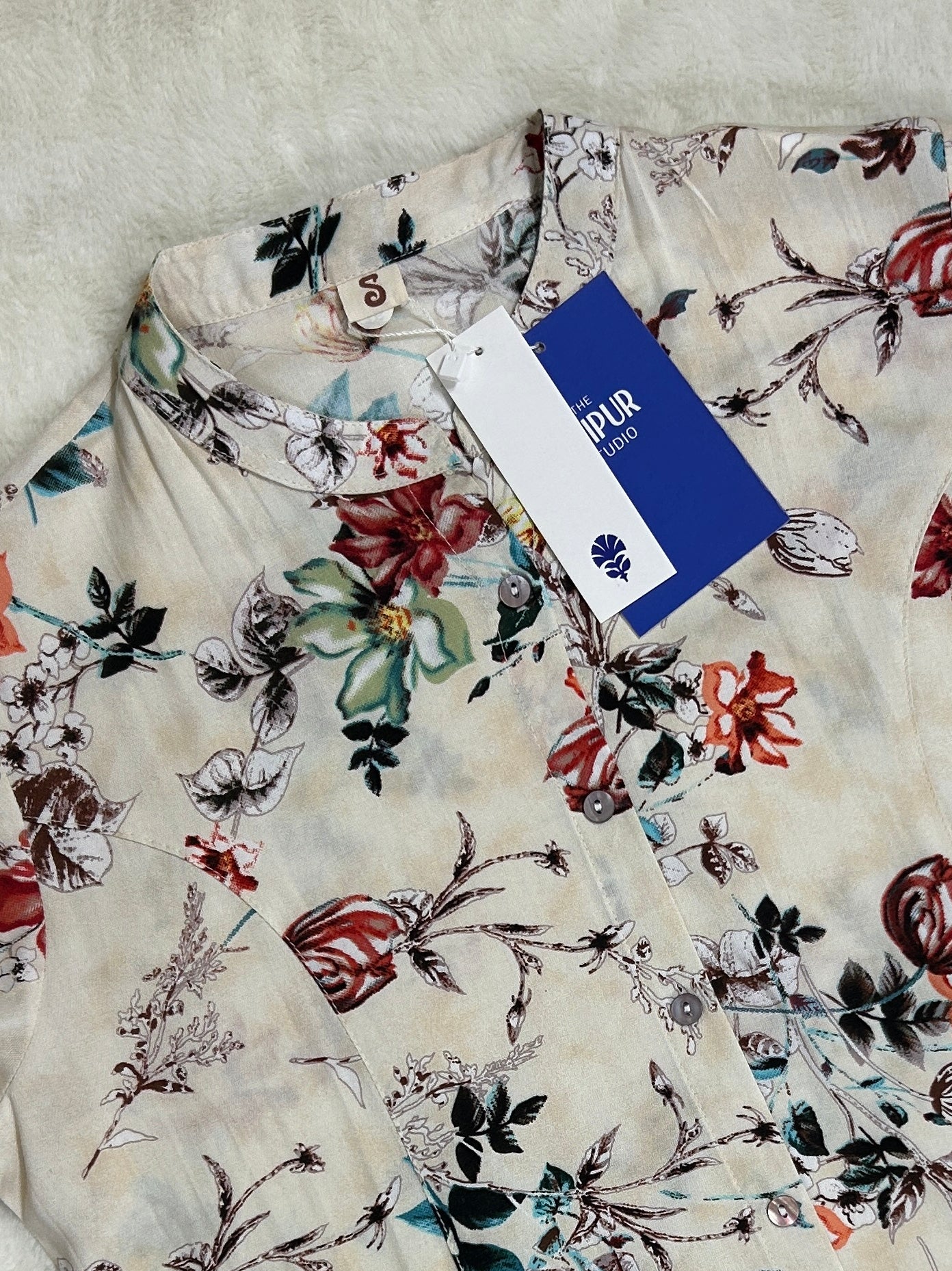 Off White Breathable Rayon Casual Short Top - Image 2
