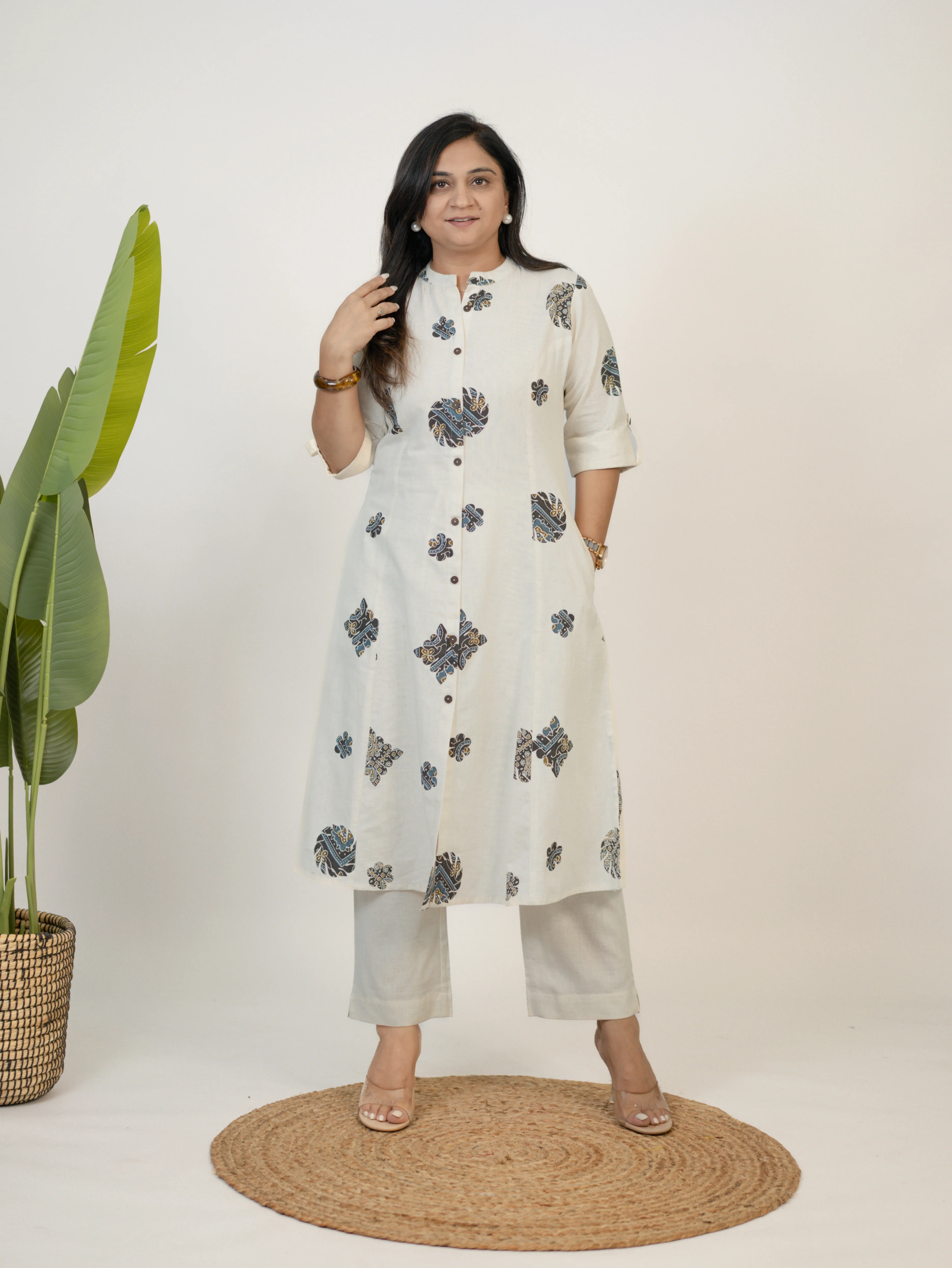 Sukoon OffWhite Cotton Ajrakh A-line Cotton Kurta Set - Image 3