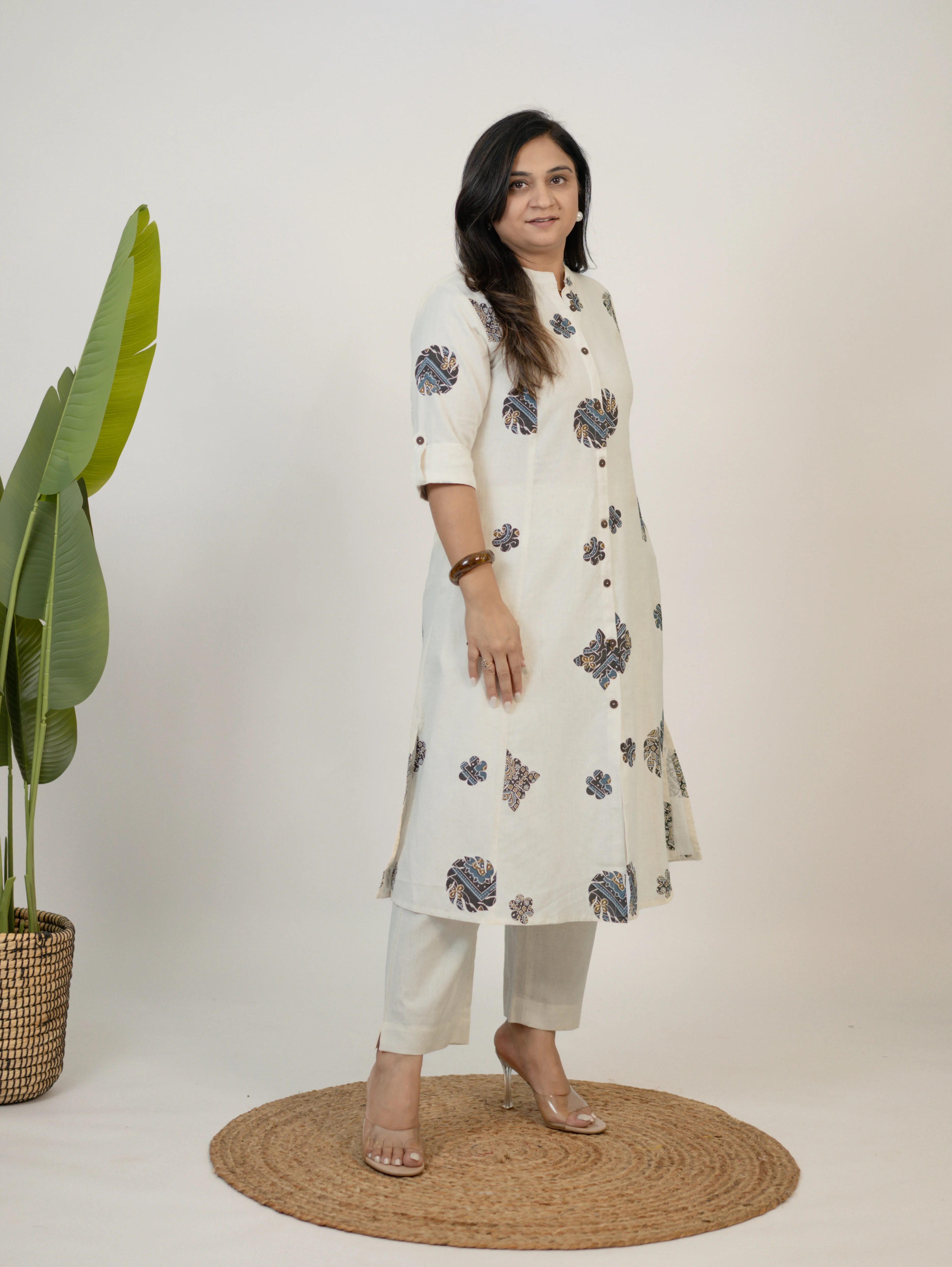 Sukoon OffWhite Cotton Ajrakh A-line Cotton Kurta Set - Image 4