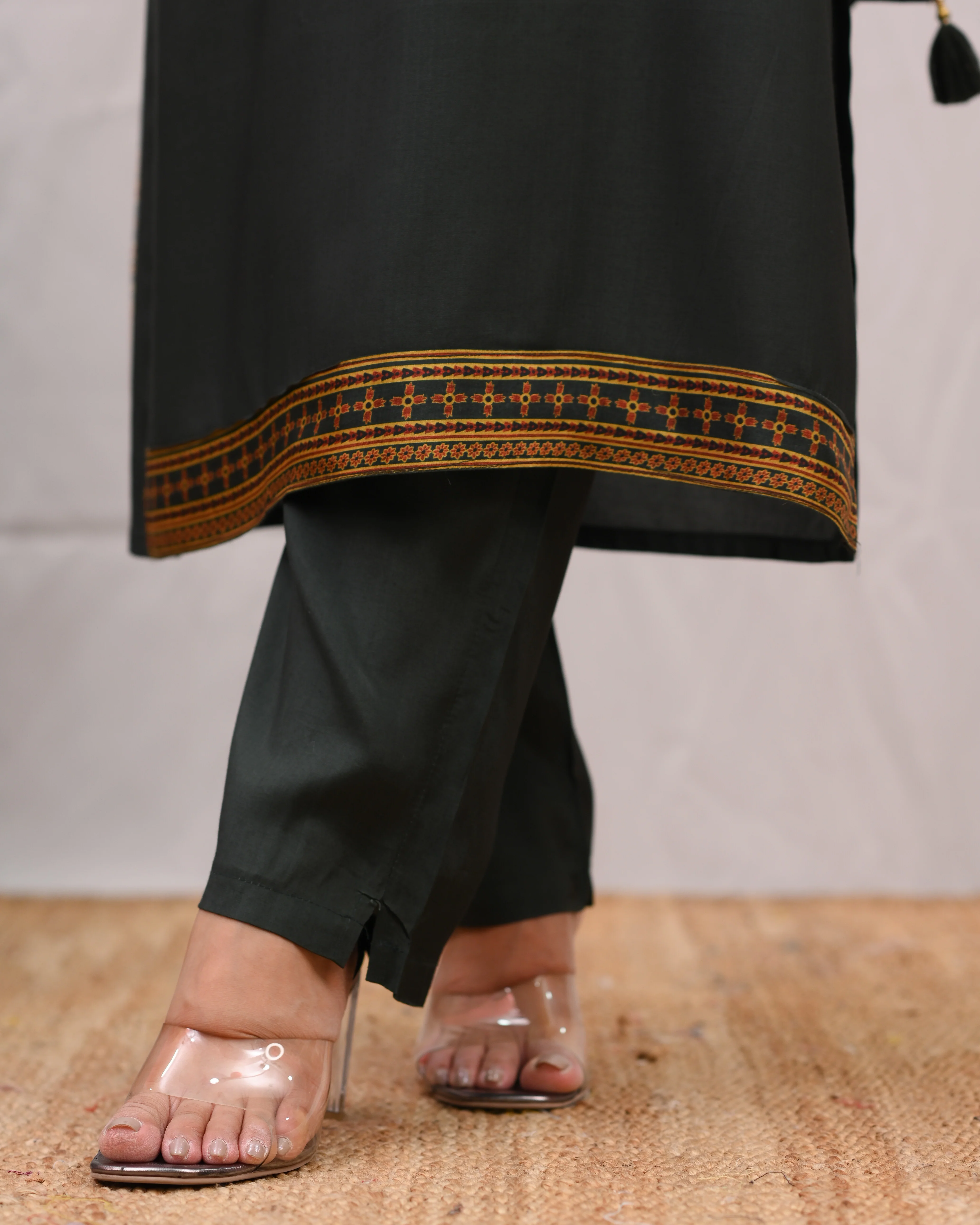 Saanya Muslin Embroidered Pant Set - Image 7