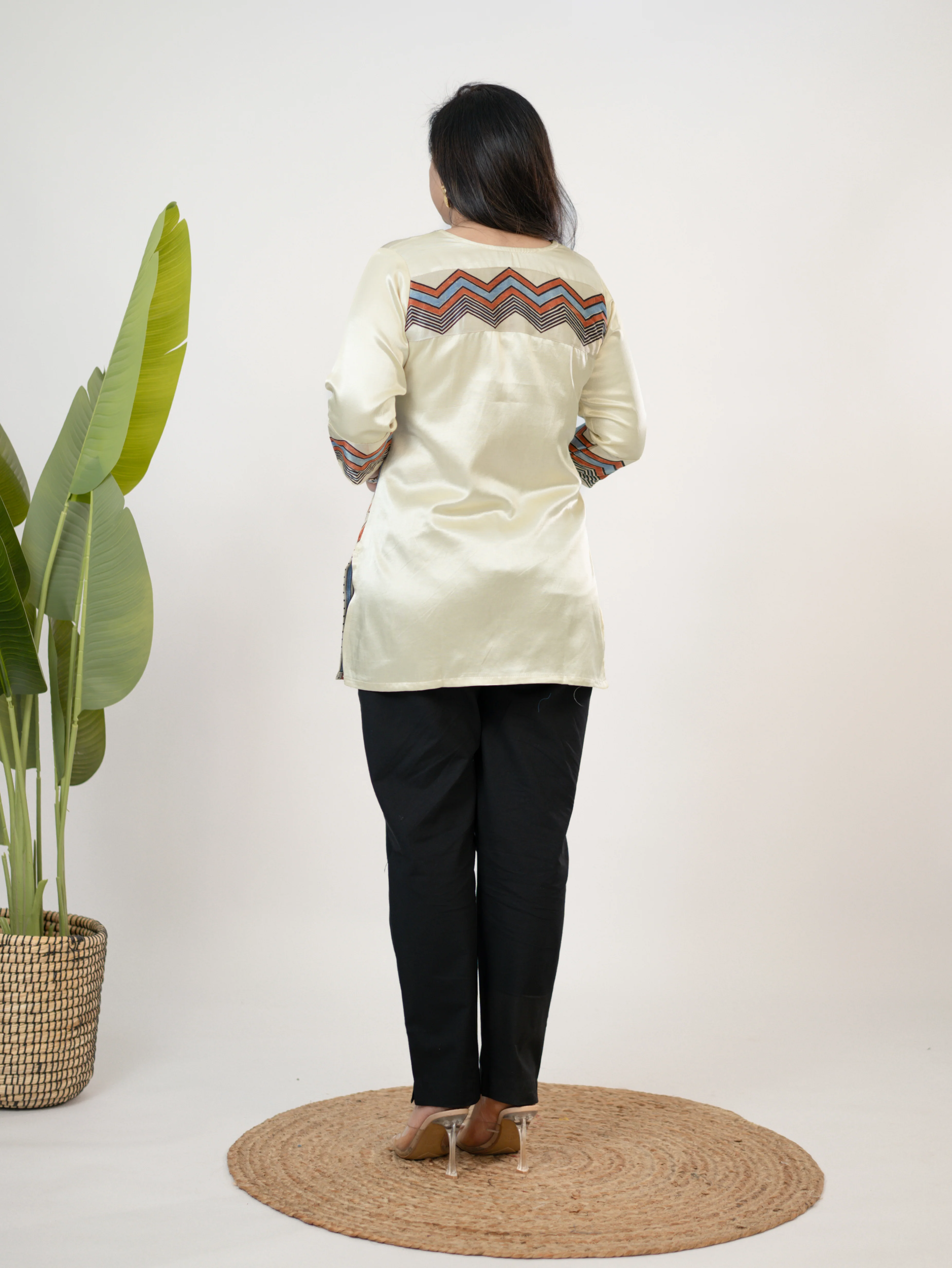 Saavi Cream Designer Mashru Silk Ajrakh Short Top - Image 4