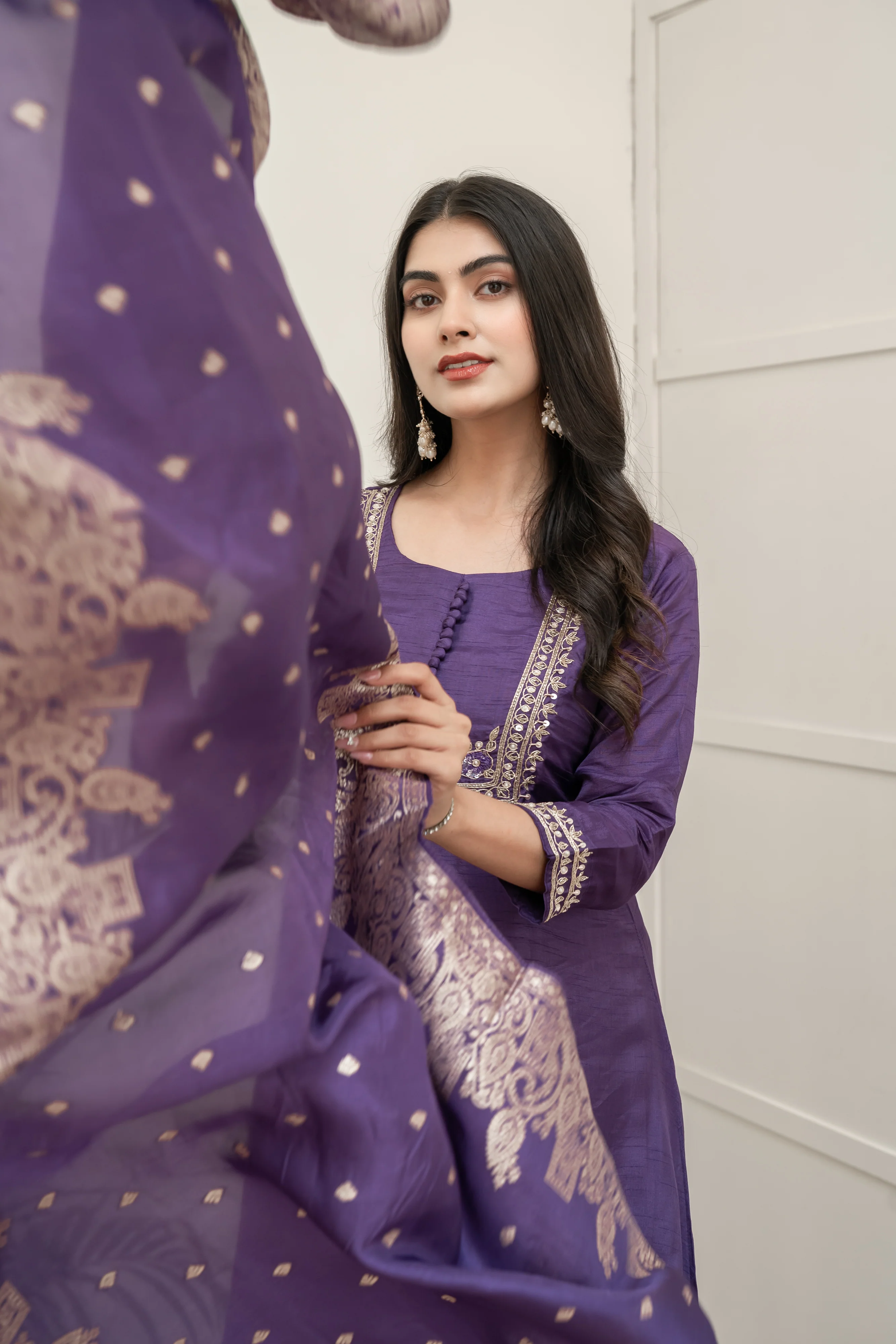 Shloka Silk Hand Embroidered Pant Set - Image 6
