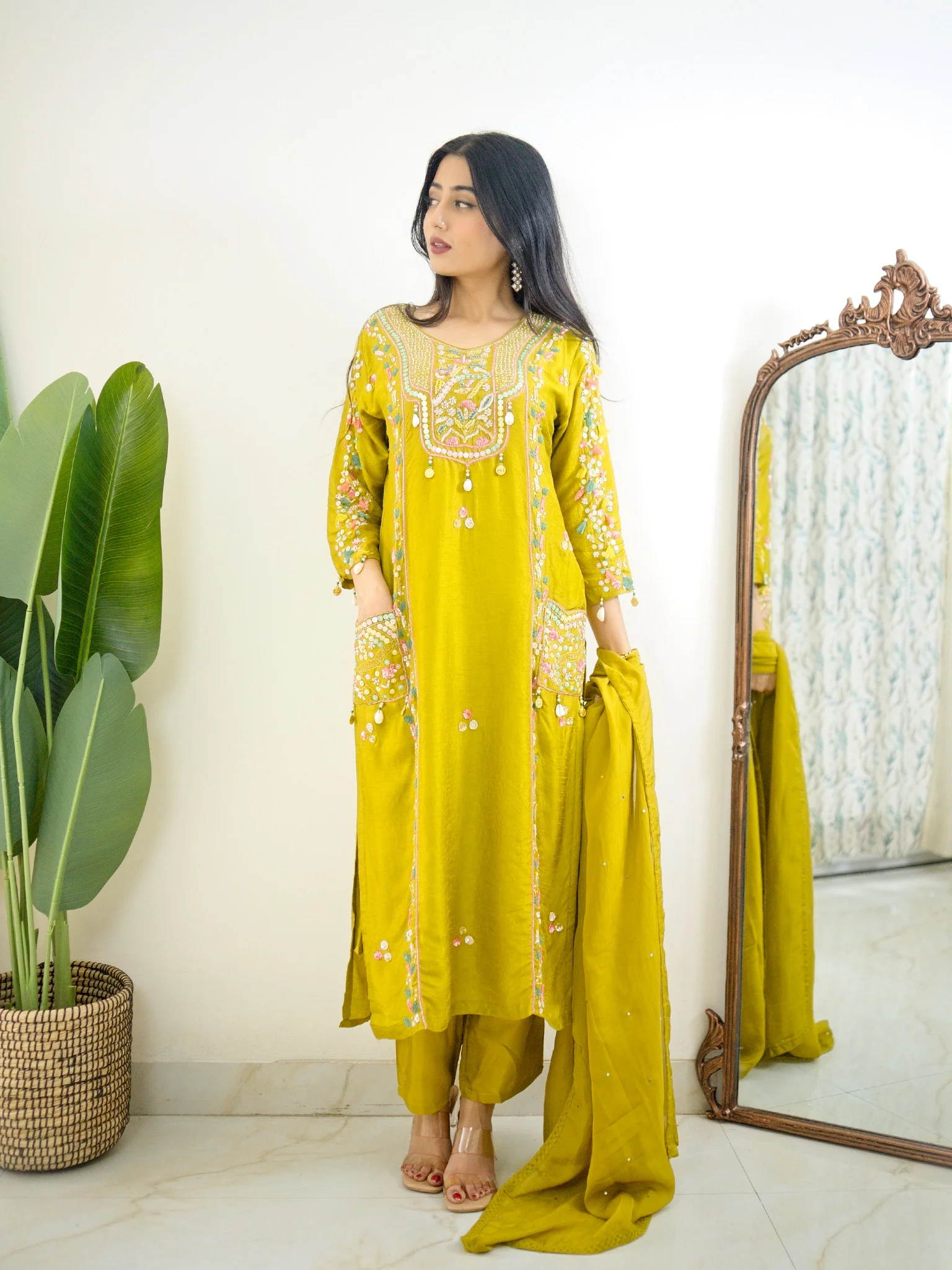 Sia Green Silk Festive HandEmbroidered Pant Set - Image 4