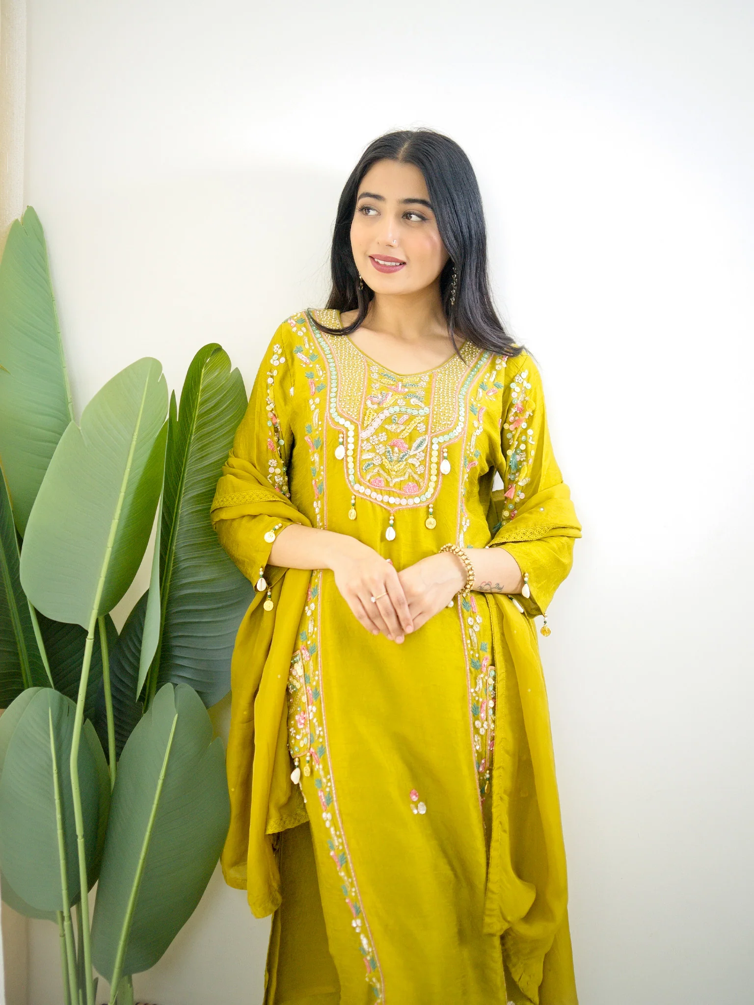 Sia Green Silk Festive HandEmbroidered Pant Set - Image 5