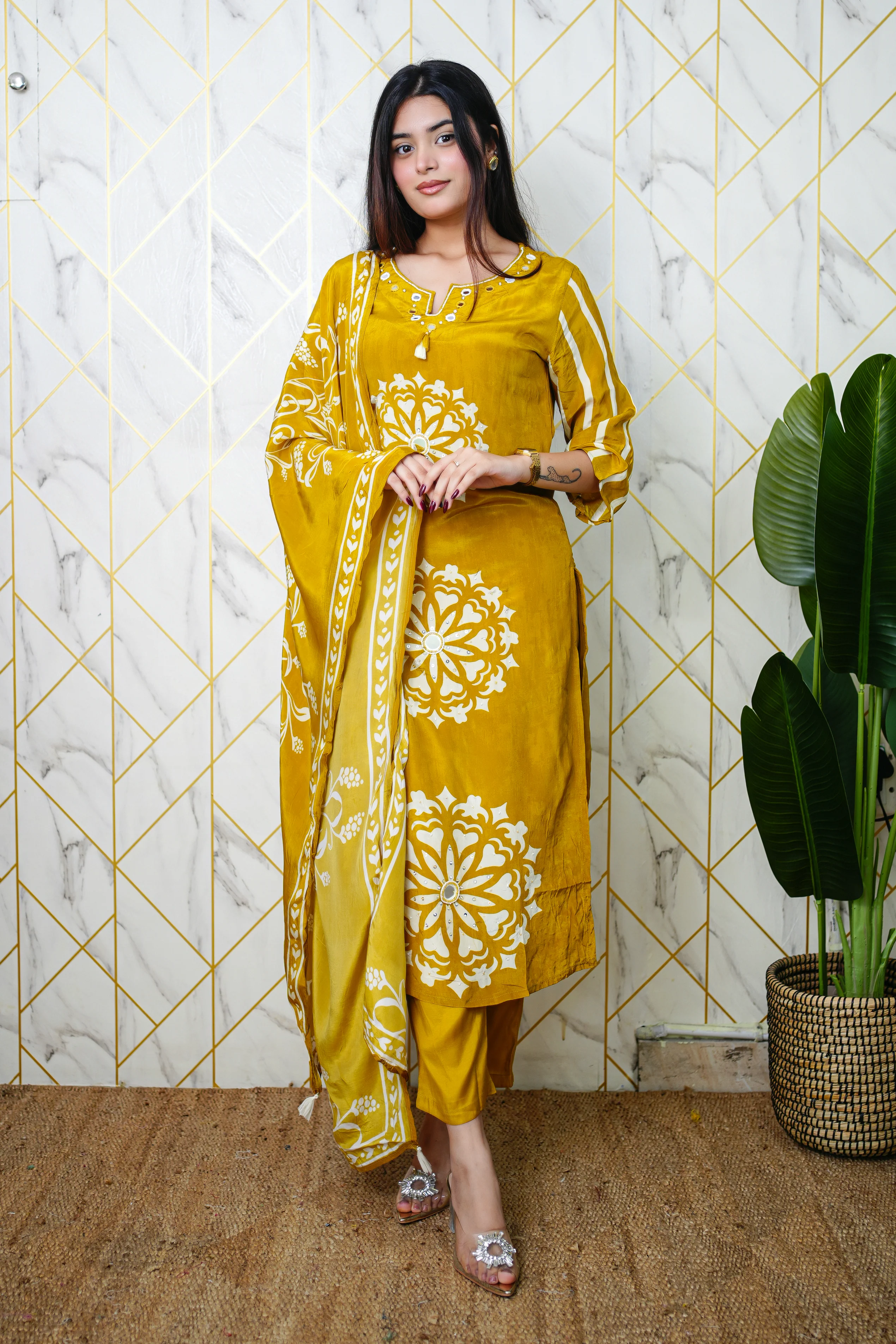 Soha Crepe HandEmbroidered Pant Set - Image 4