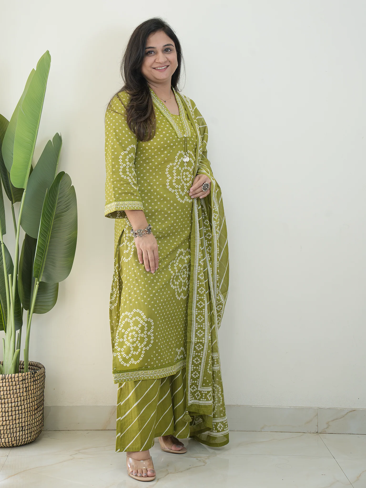 Srisha Green Cotton Bandhani Leheriya Dupatta Set - Image 5