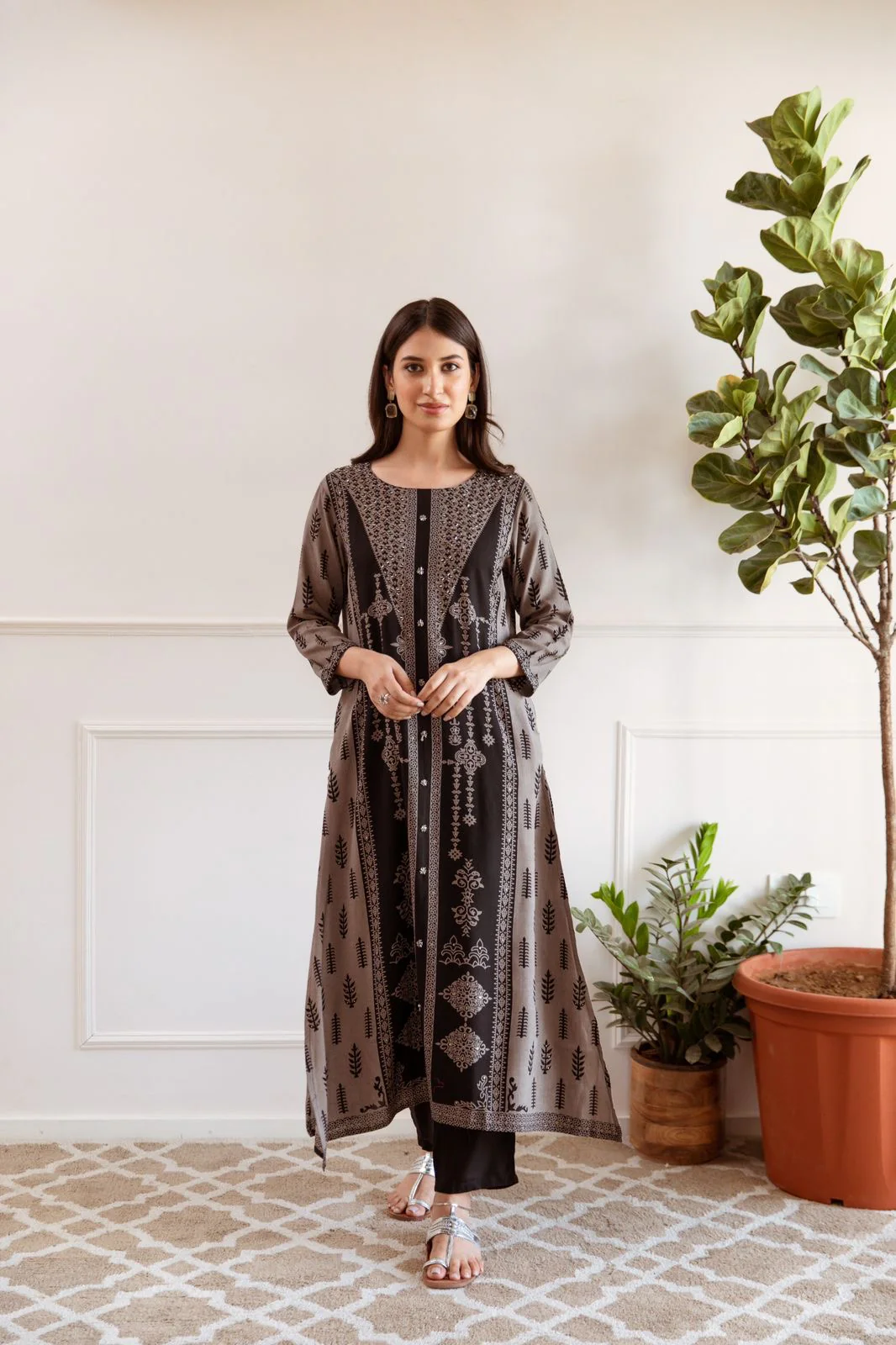 Taara Rayon A-line Handembroidered Plazo Set with Pocket - Image 3