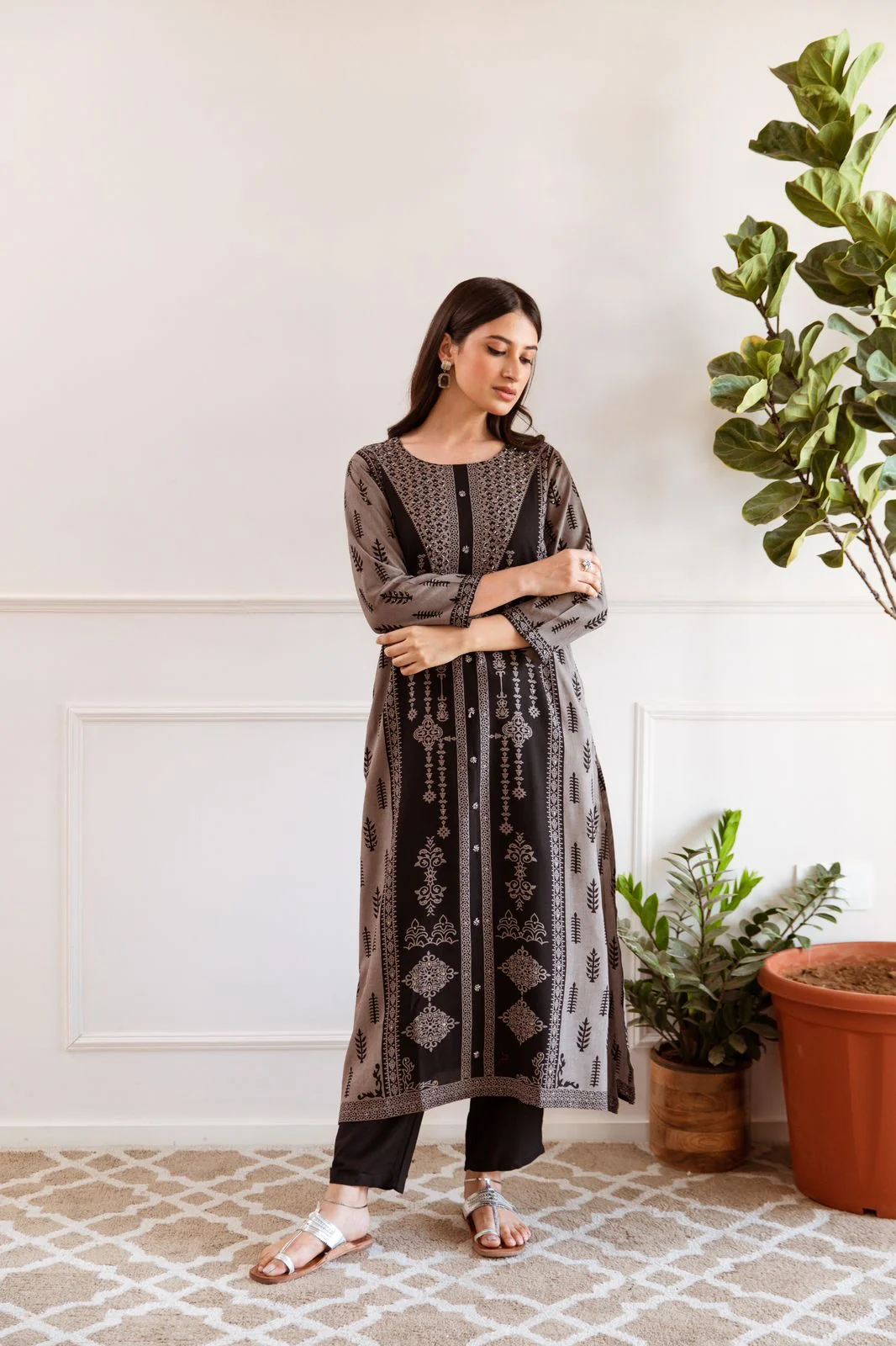 Taara Rayon A-line Handembroidered Plazo Set with Pocket - Image 5