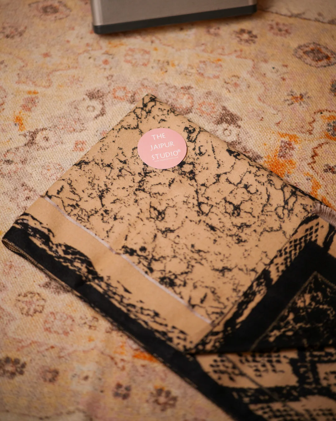 Woollen Printed Shawls for Winter - Image 2
