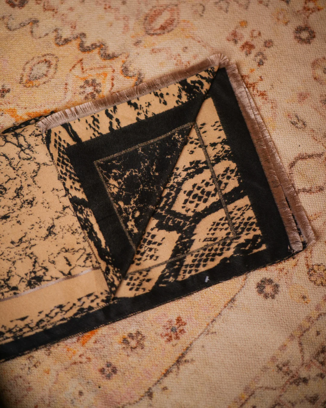 Woollen Printed Shawls for Winter - Image 3
