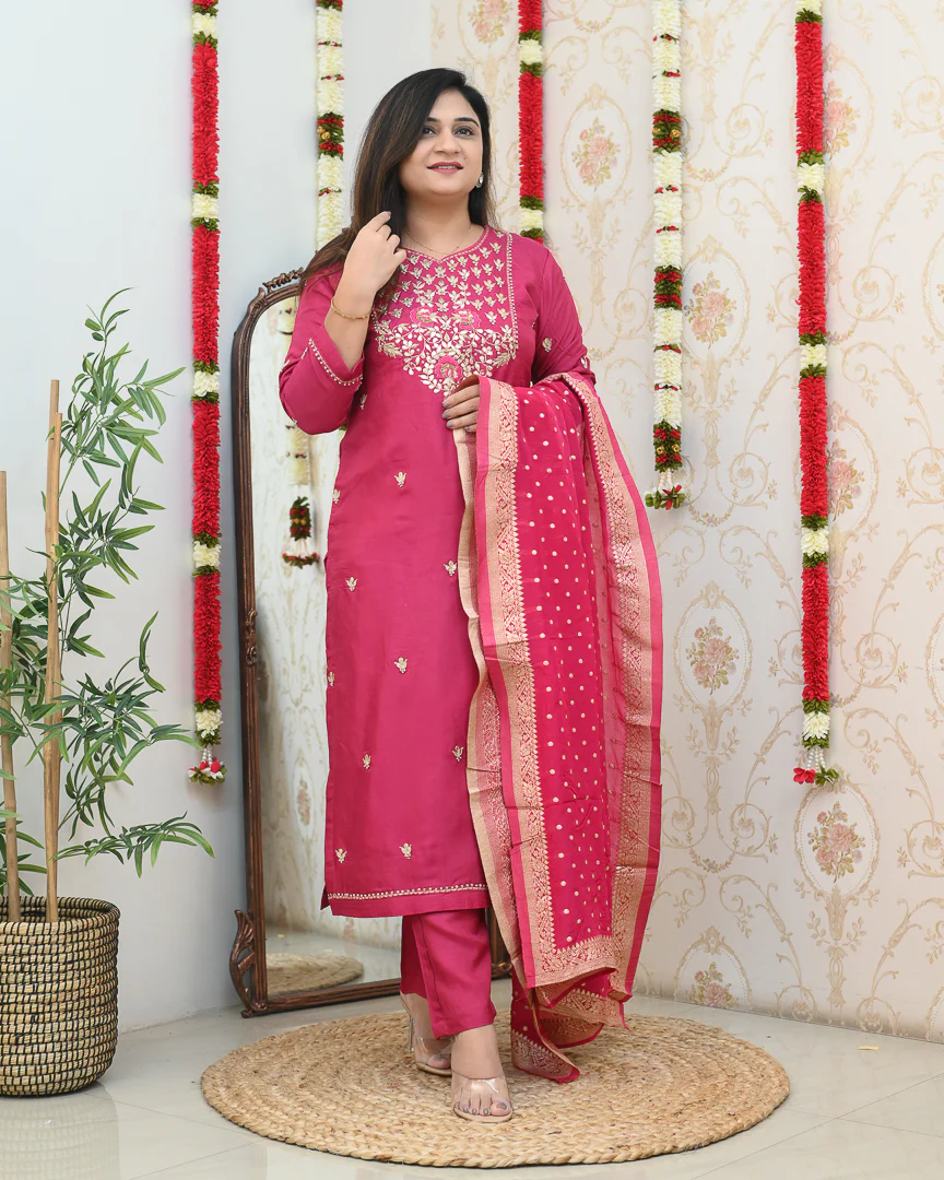 Zari Noor Premium Chanderi Embroidered Pant Set - Image 4